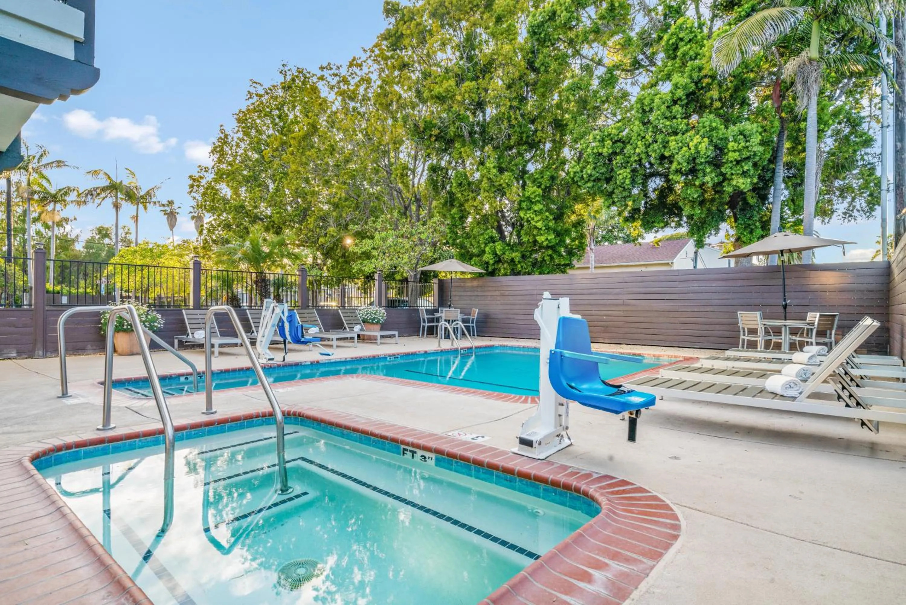 Hot Tub in Avania Inn of Santa Barbara