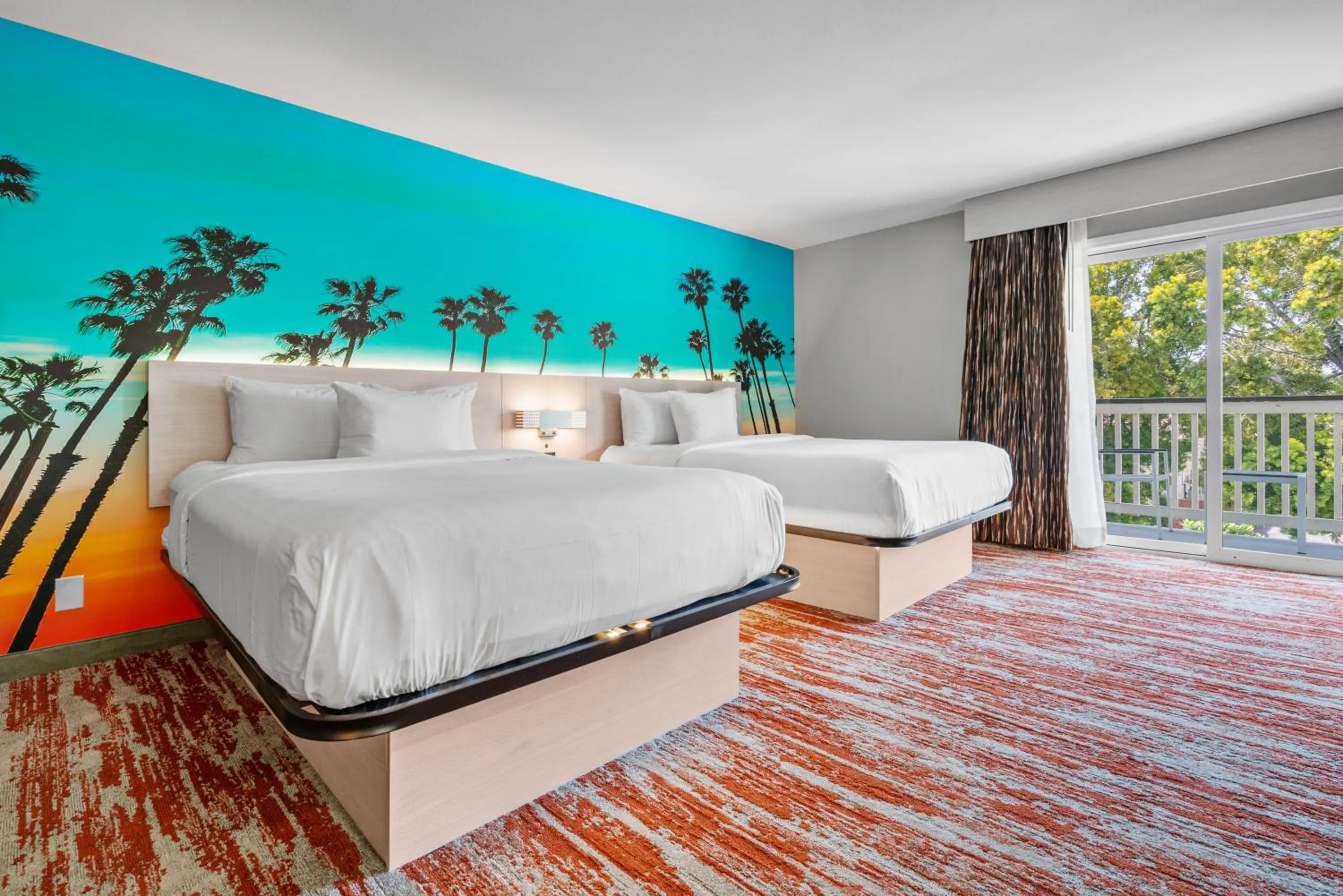 Bed in Avania Inn of Santa Barbara