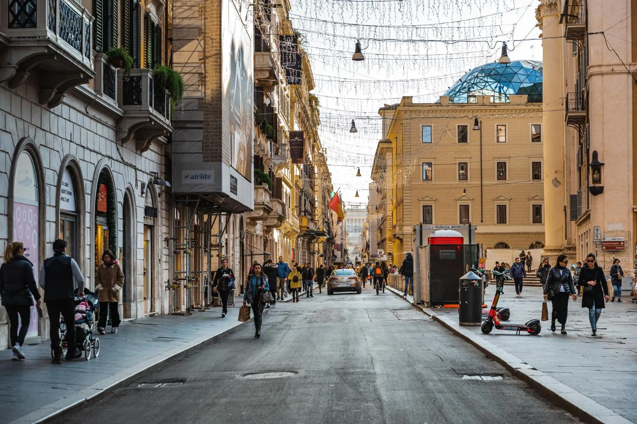 Neighbourhood in EBL LUXURY HOME