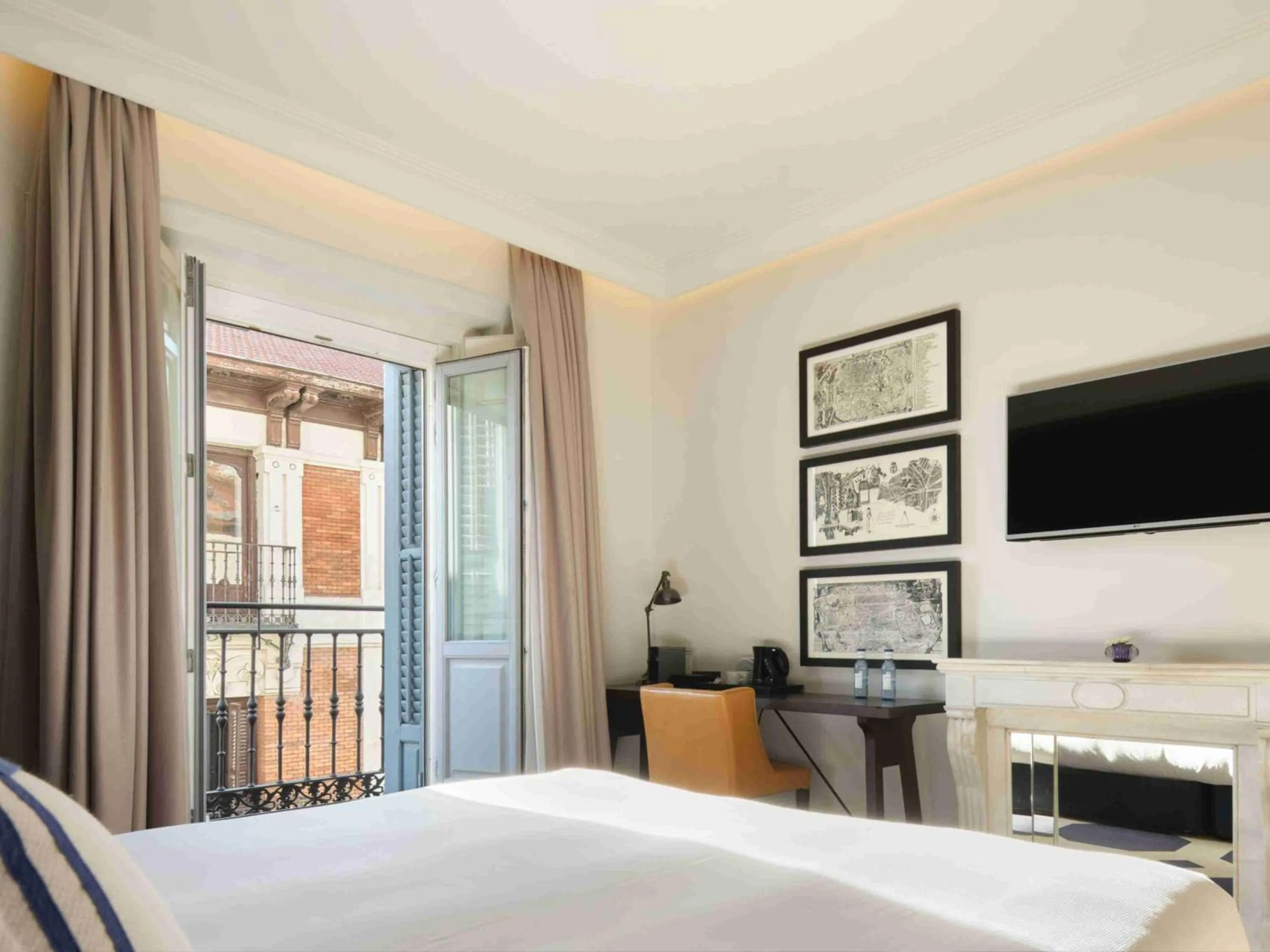 Bed in Only YOU Boutique Hotel Madrid