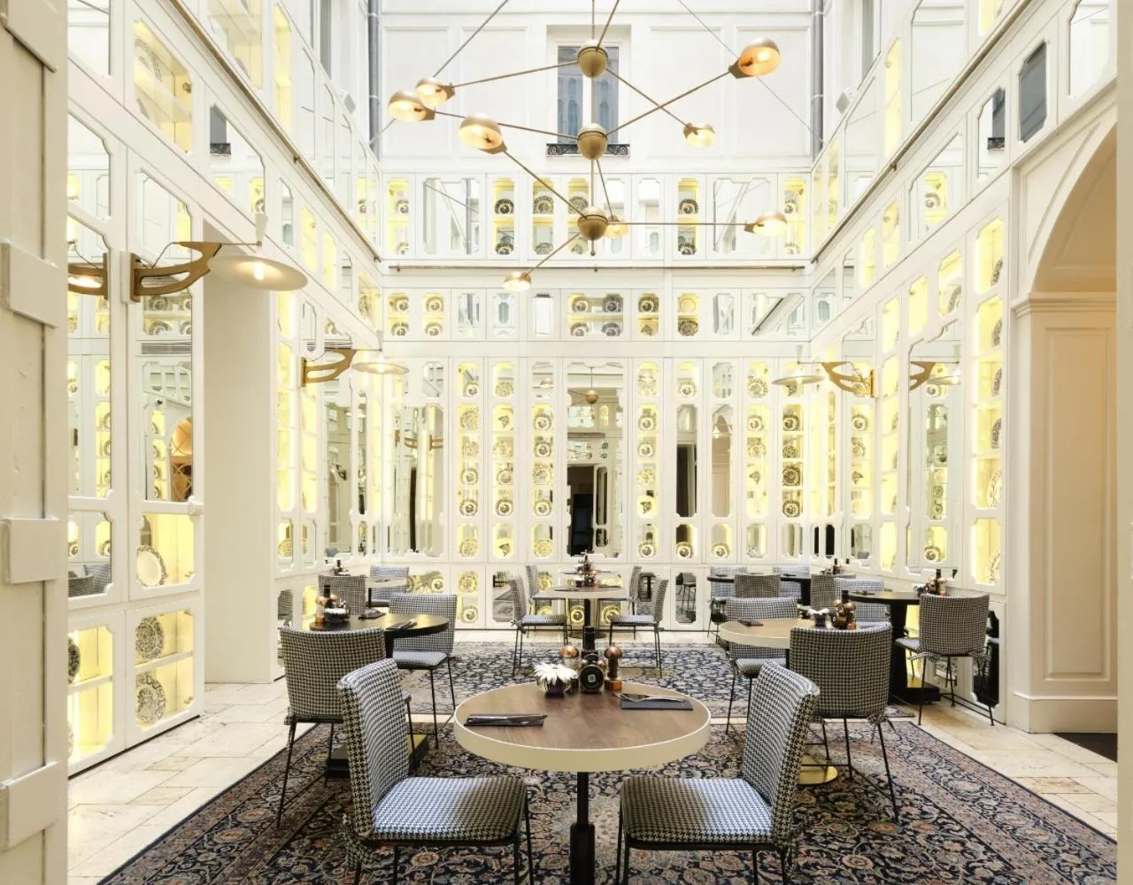 Restaurant/places to eat in Only YOU Boutique Hotel Madrid