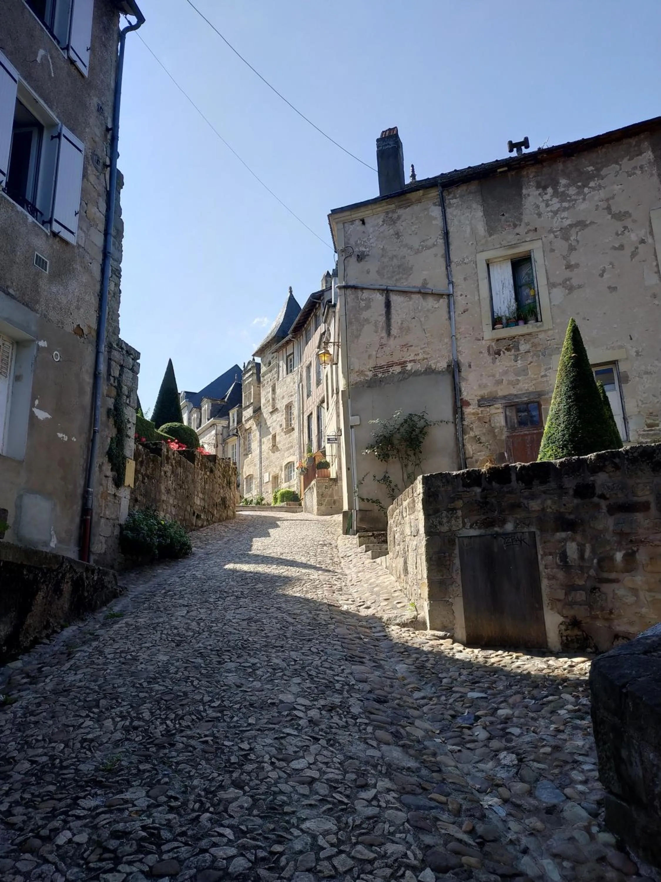 Landmark view in Hôtel Grand Confort Le Moulin Rouge