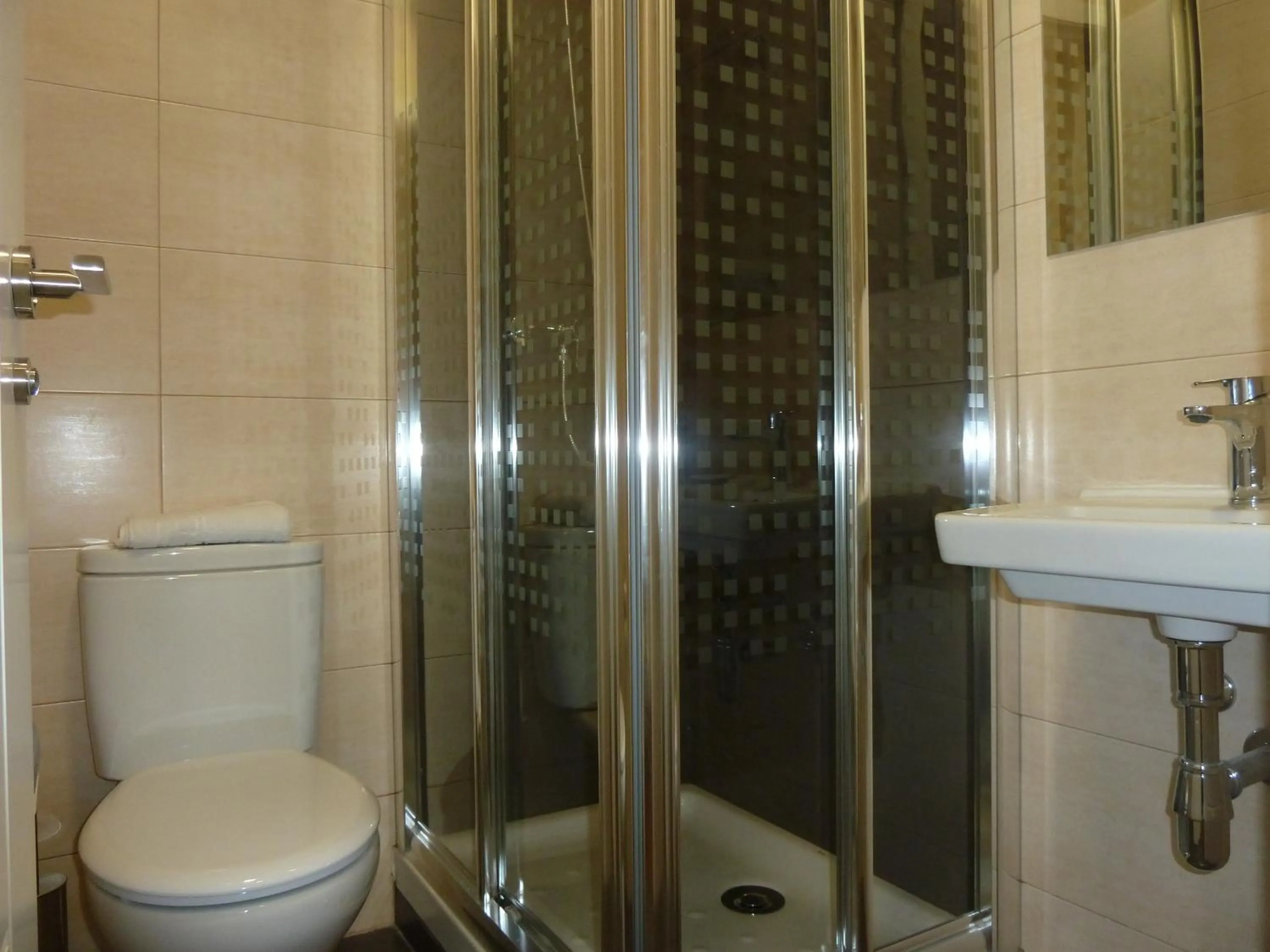 Toilet in Hostal Mayor