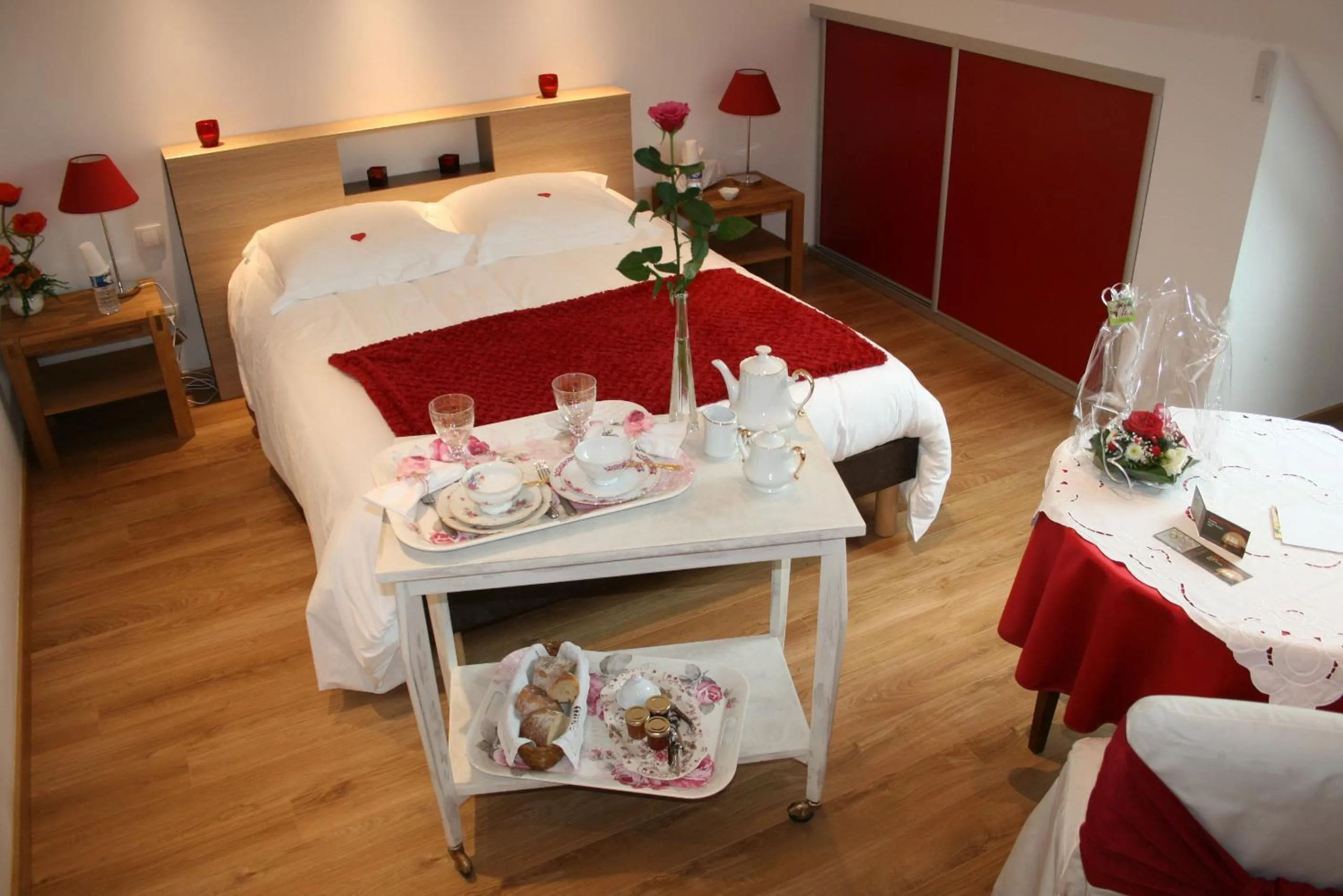 Photo of the whole room, Bed in Maison Magdala