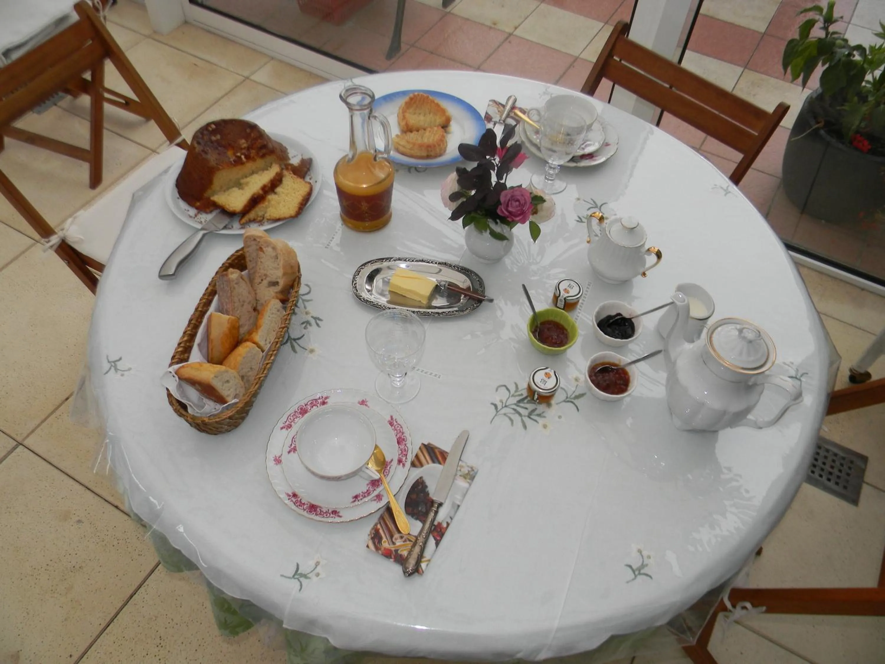 Food and drinks in Maison Magdala