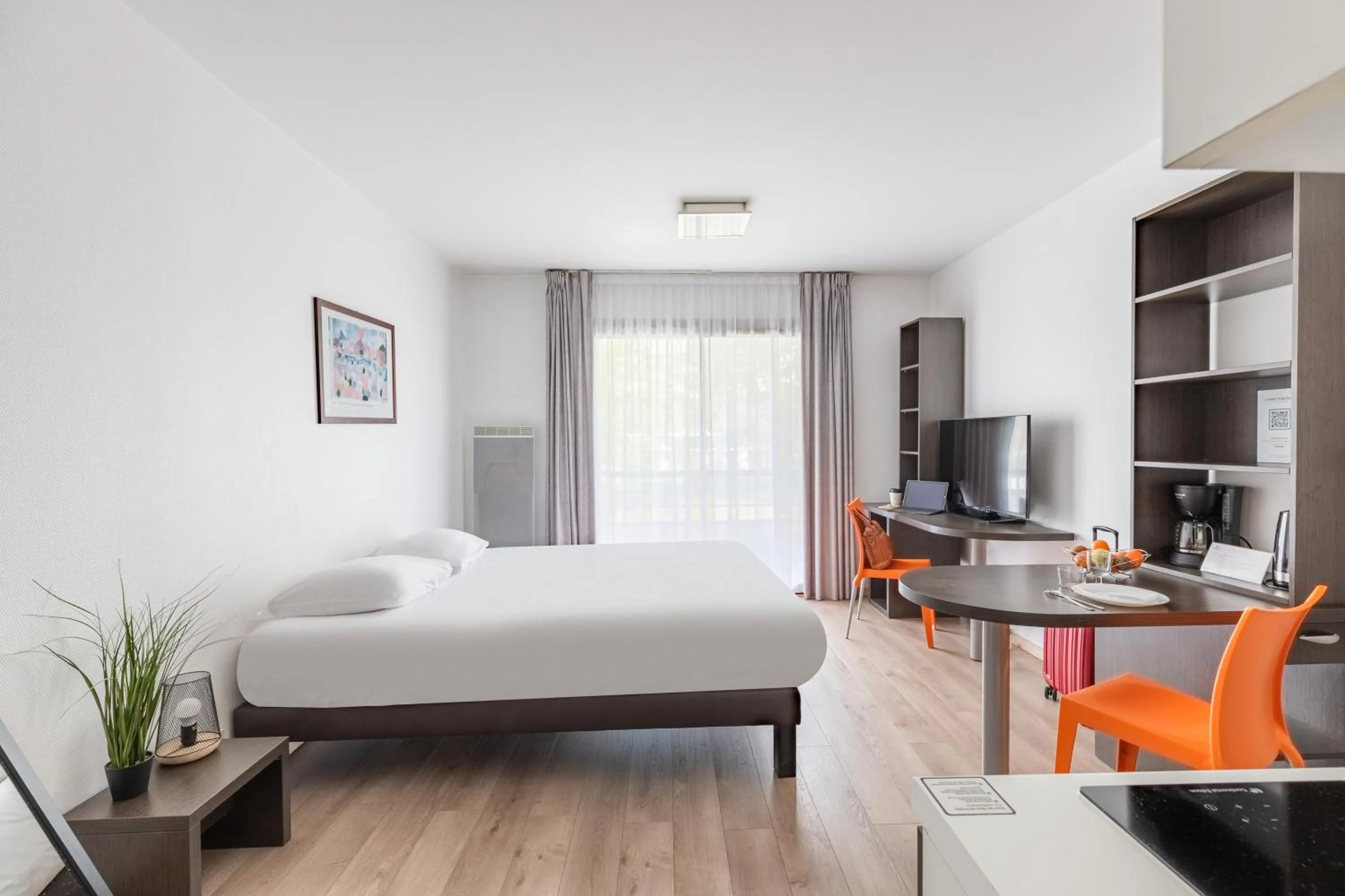 Photo of the whole room, Bed in Appart'City Classic Nantes - Carquefou