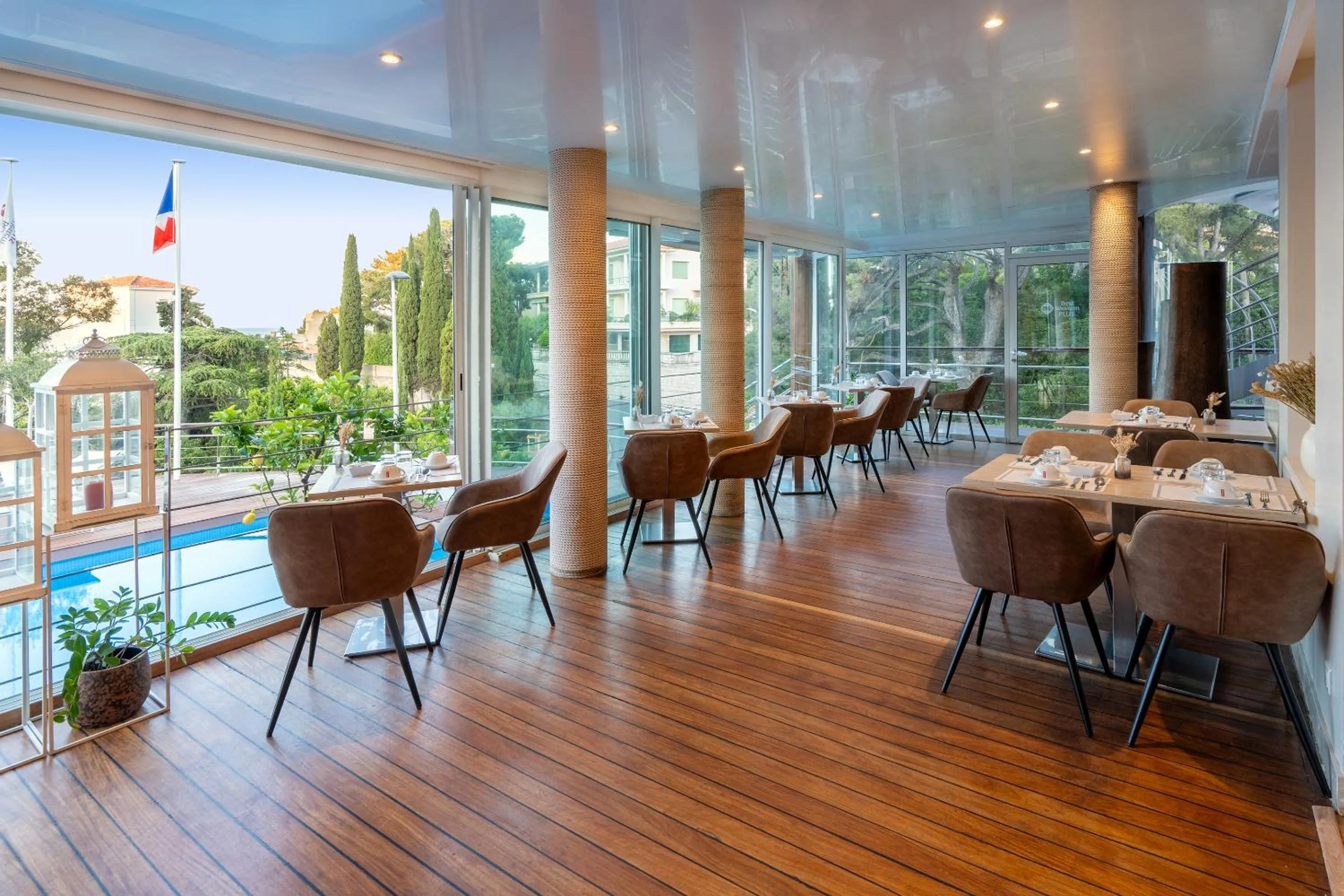 Breakfast in Best Western Plus Hôtel la Rade