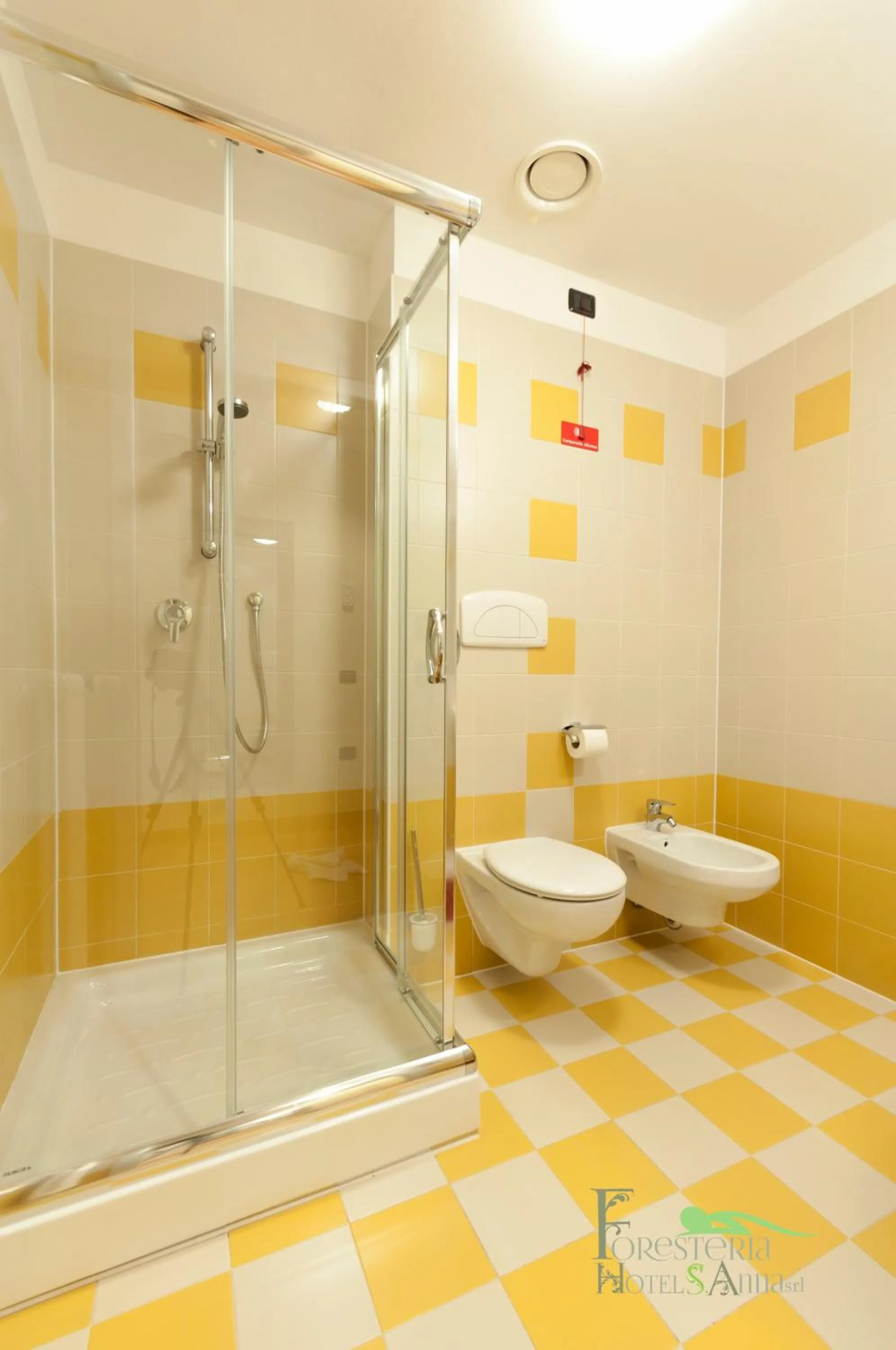 Shower in Foresteria Sant'Anna