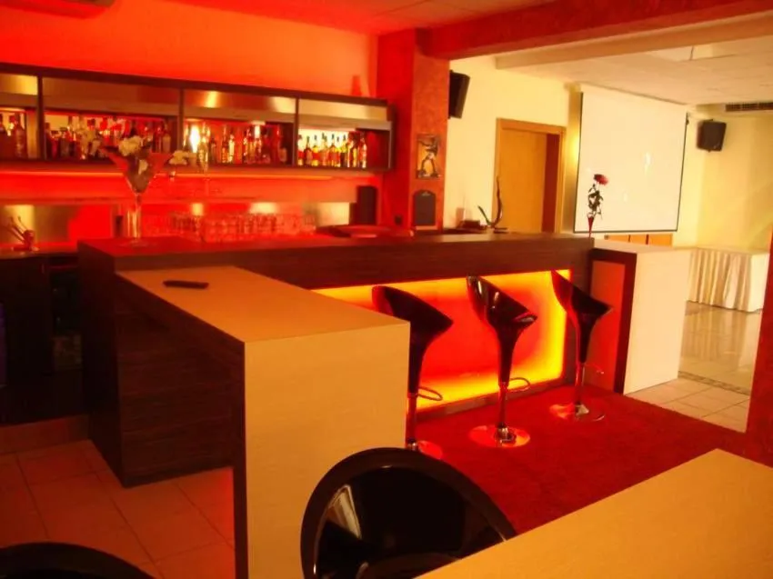 Restaurant/places to eat in Hotel Ristorante La Rua