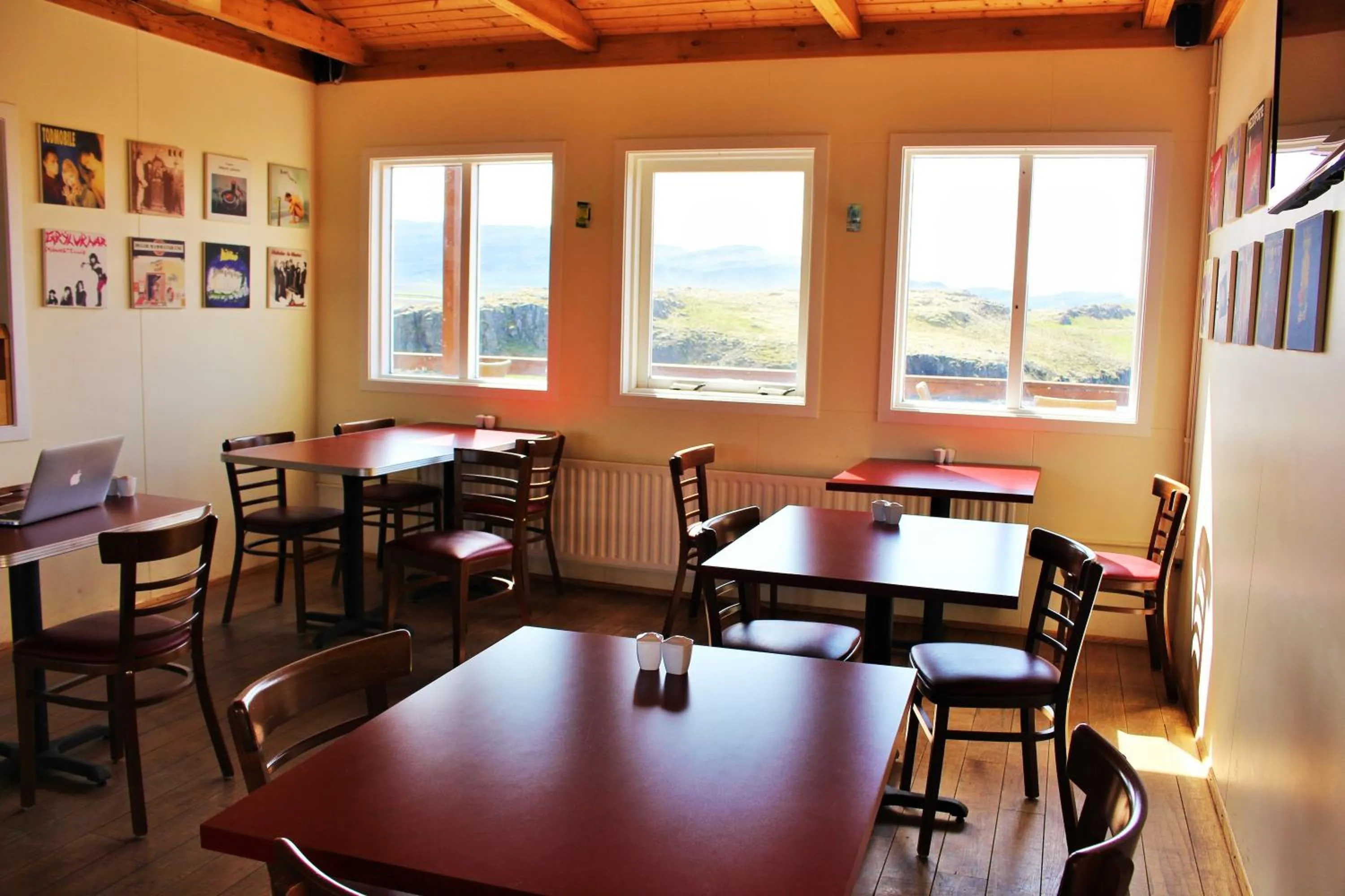 Restaurant/places to eat in Fossatún Sunset Cottage