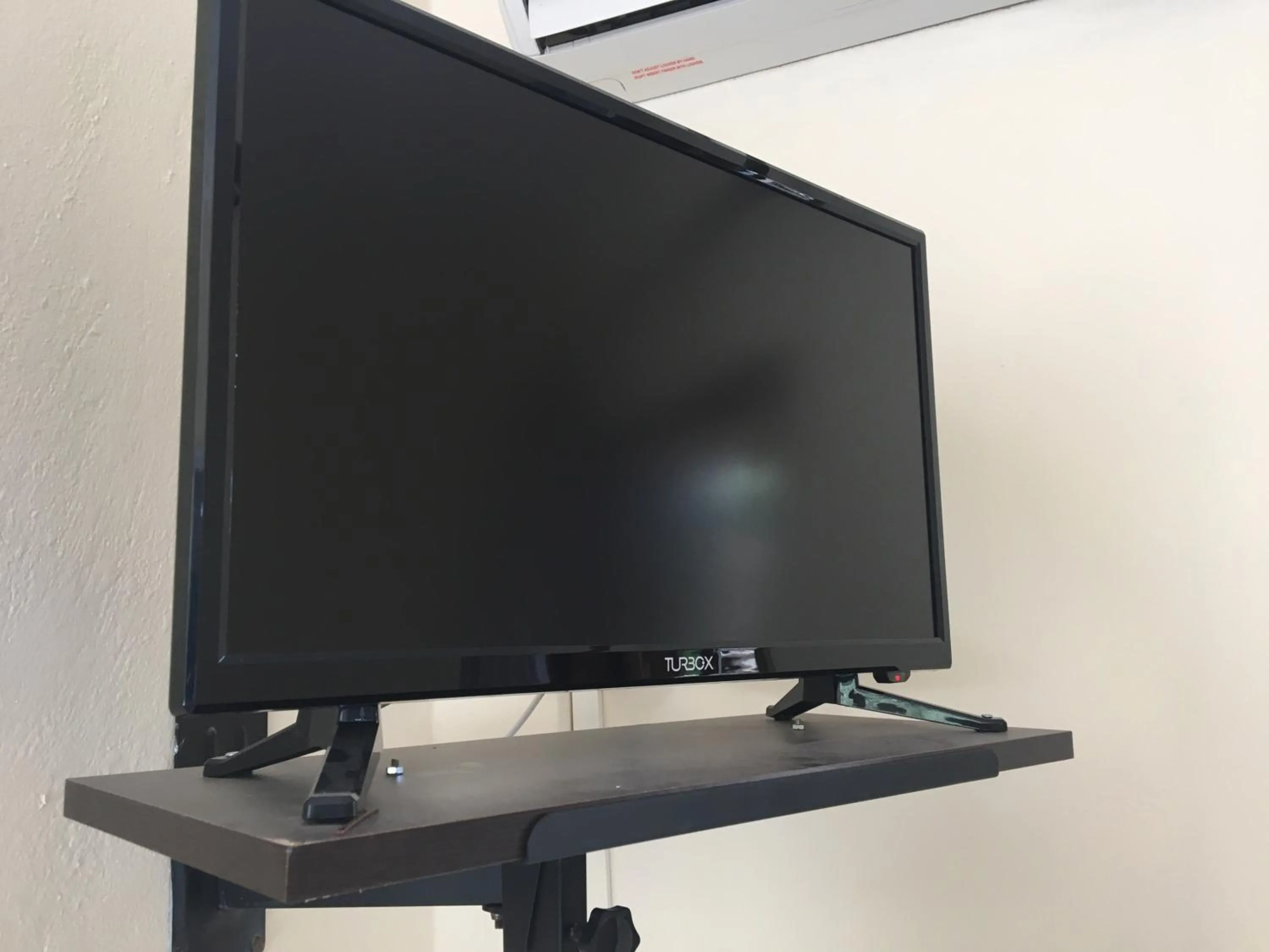 TV and multimedia in Lofos Strani