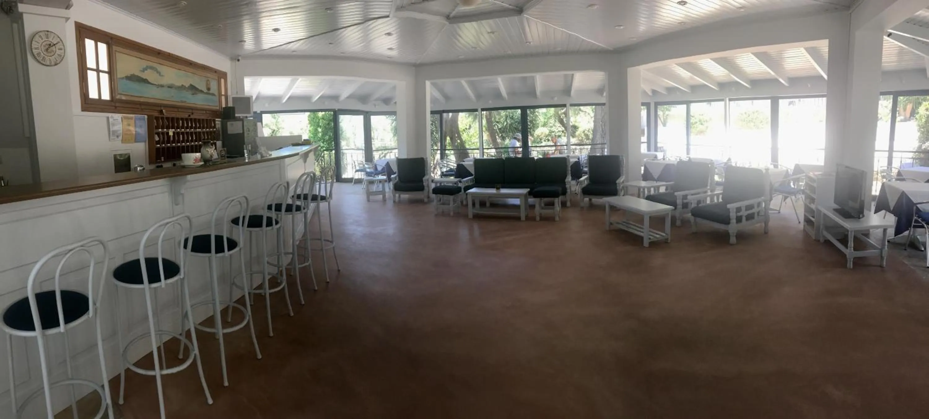 Communal lounge/ TV room in Lofos Strani