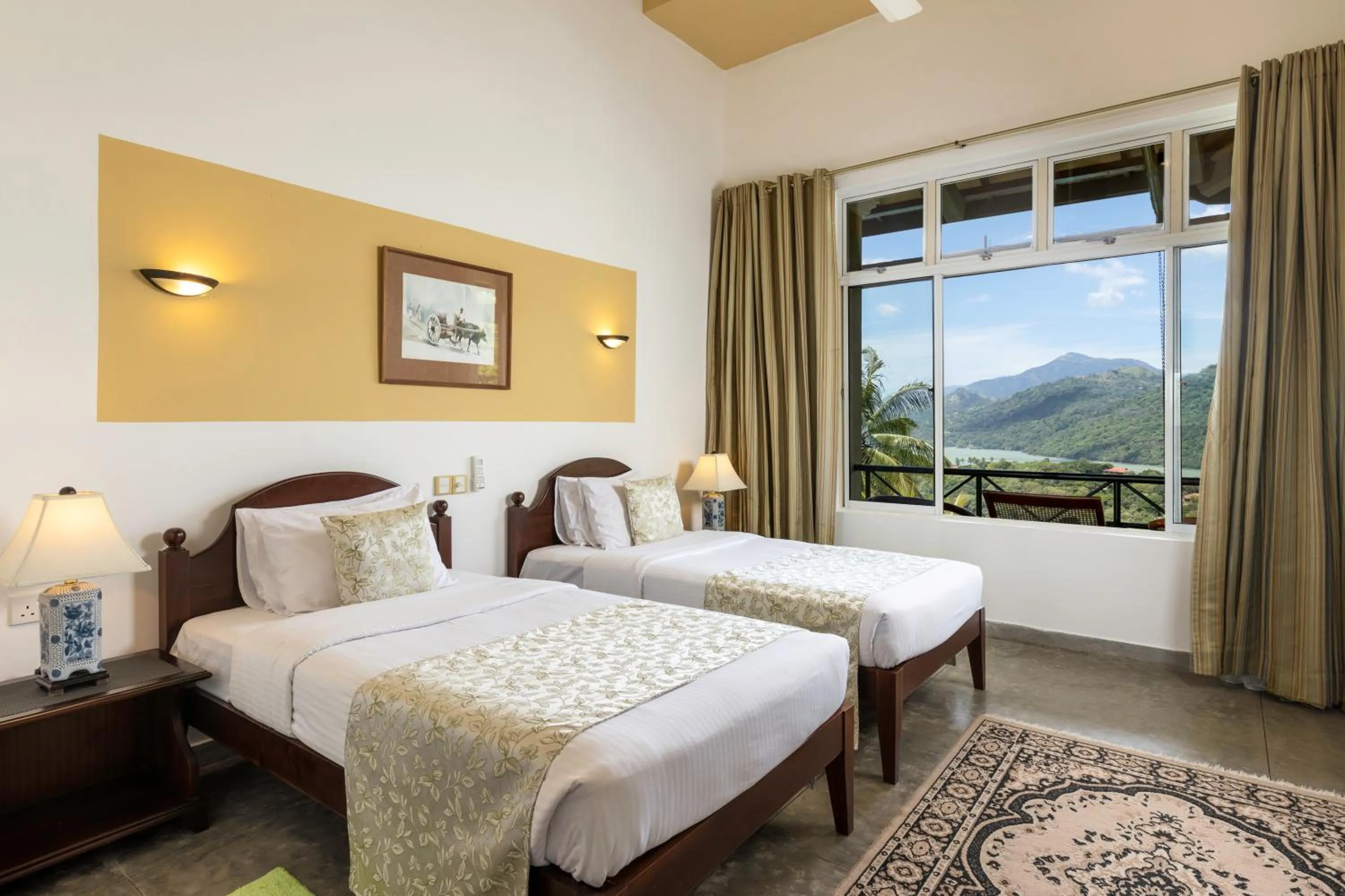 Photo of the whole room, Bed in The Albatross, Kandy