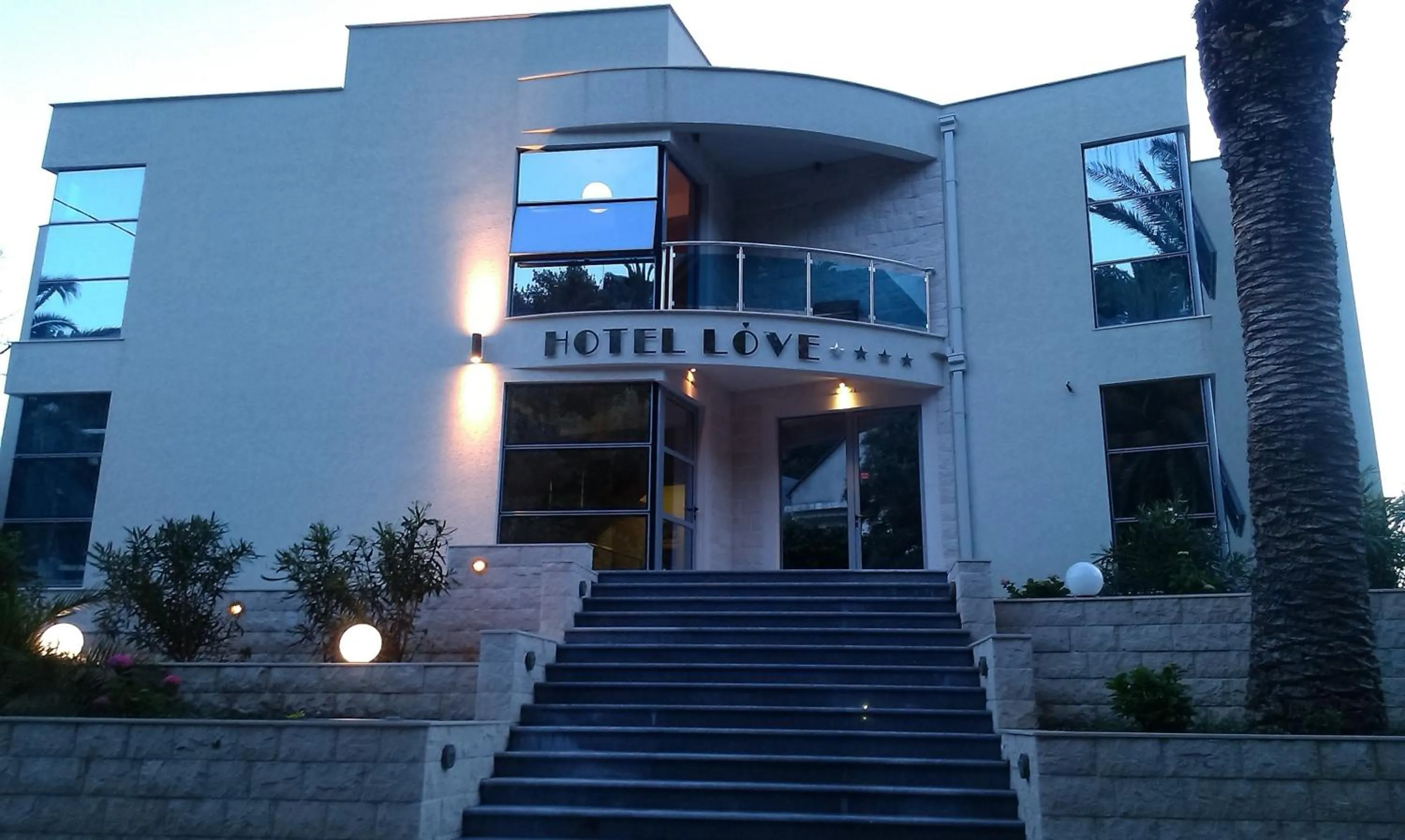Other in Love Live Hotel