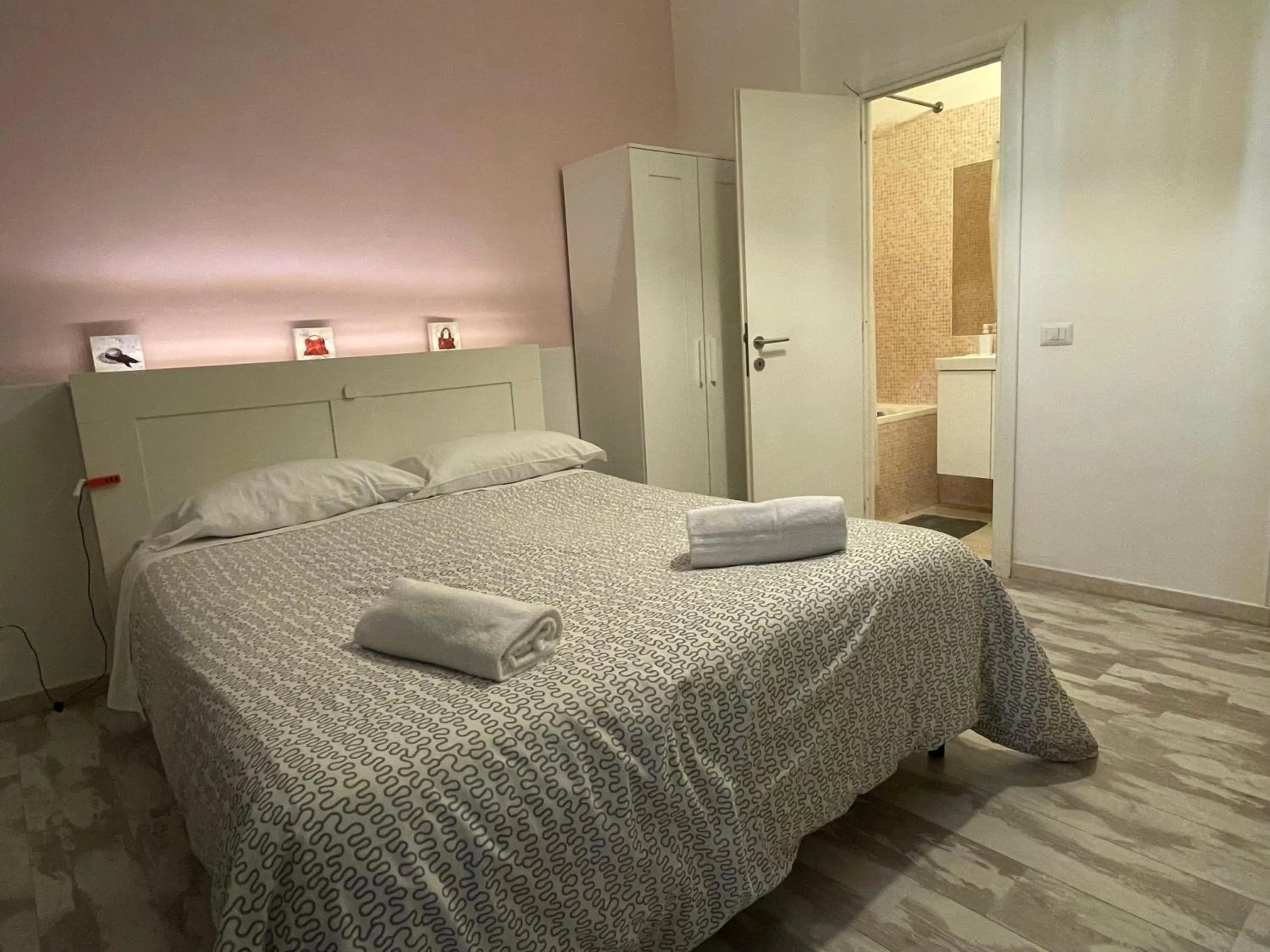 Bedroom, Bed in Moshi Moshi