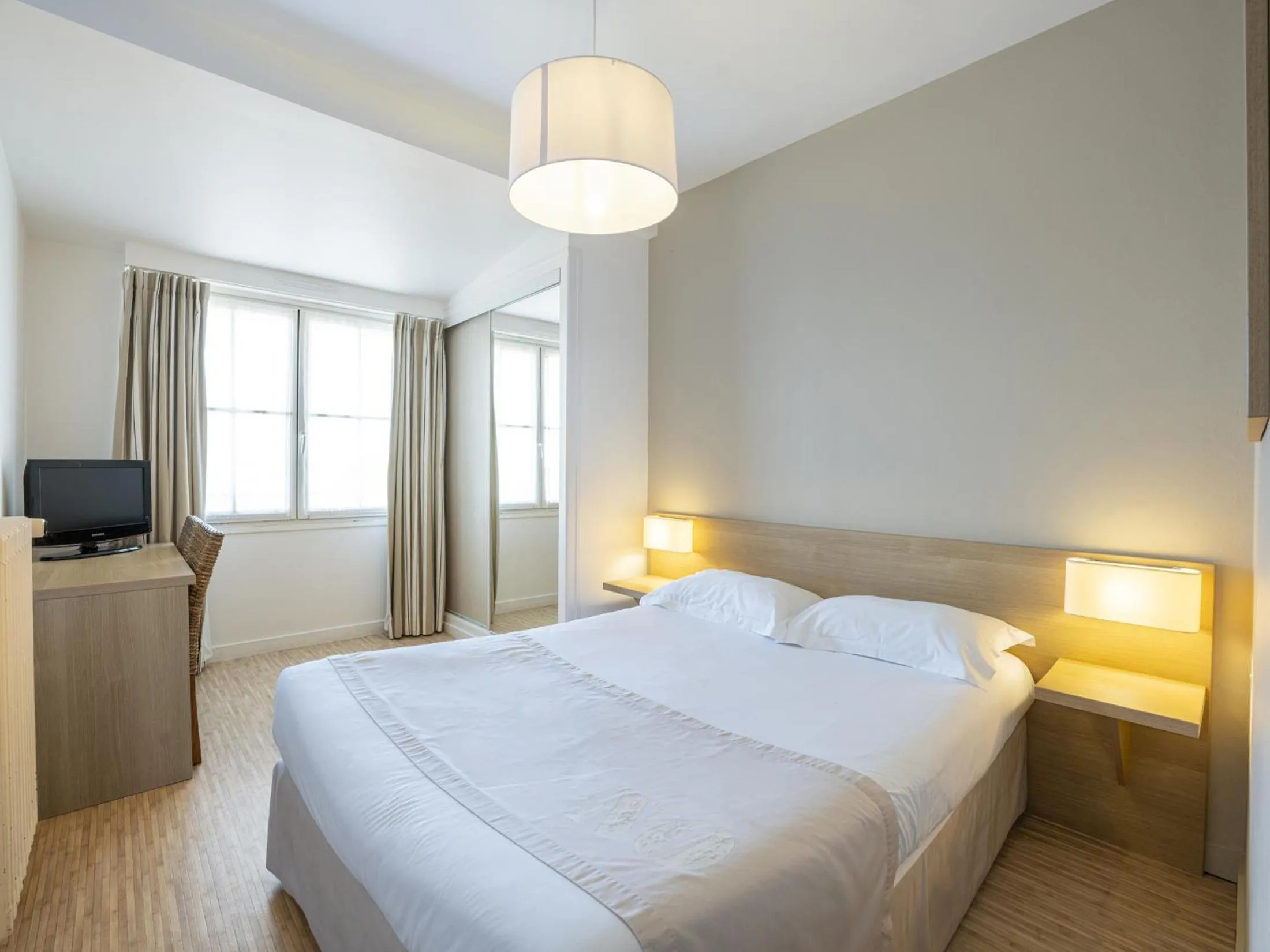 Bed in Hotel Autre Mer