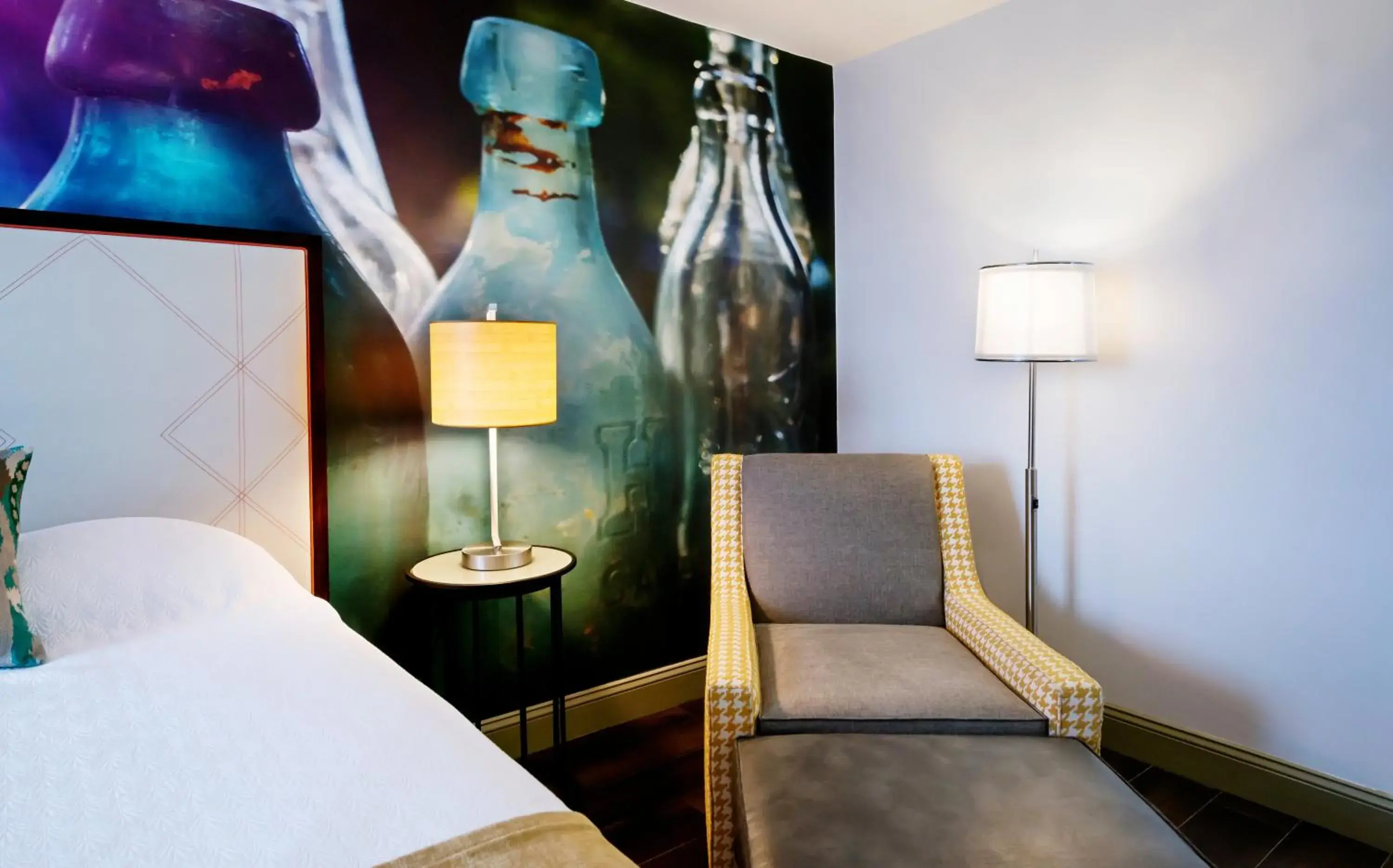 Queen Room with Accessible Transfer Shower - Non-Smoking in Hotel Indigo Savannah Historic District by IHG Queen Room with Accessible Transfer Shower - Non-Smoking in Hotel Indigo Savannah Historic District by IHG