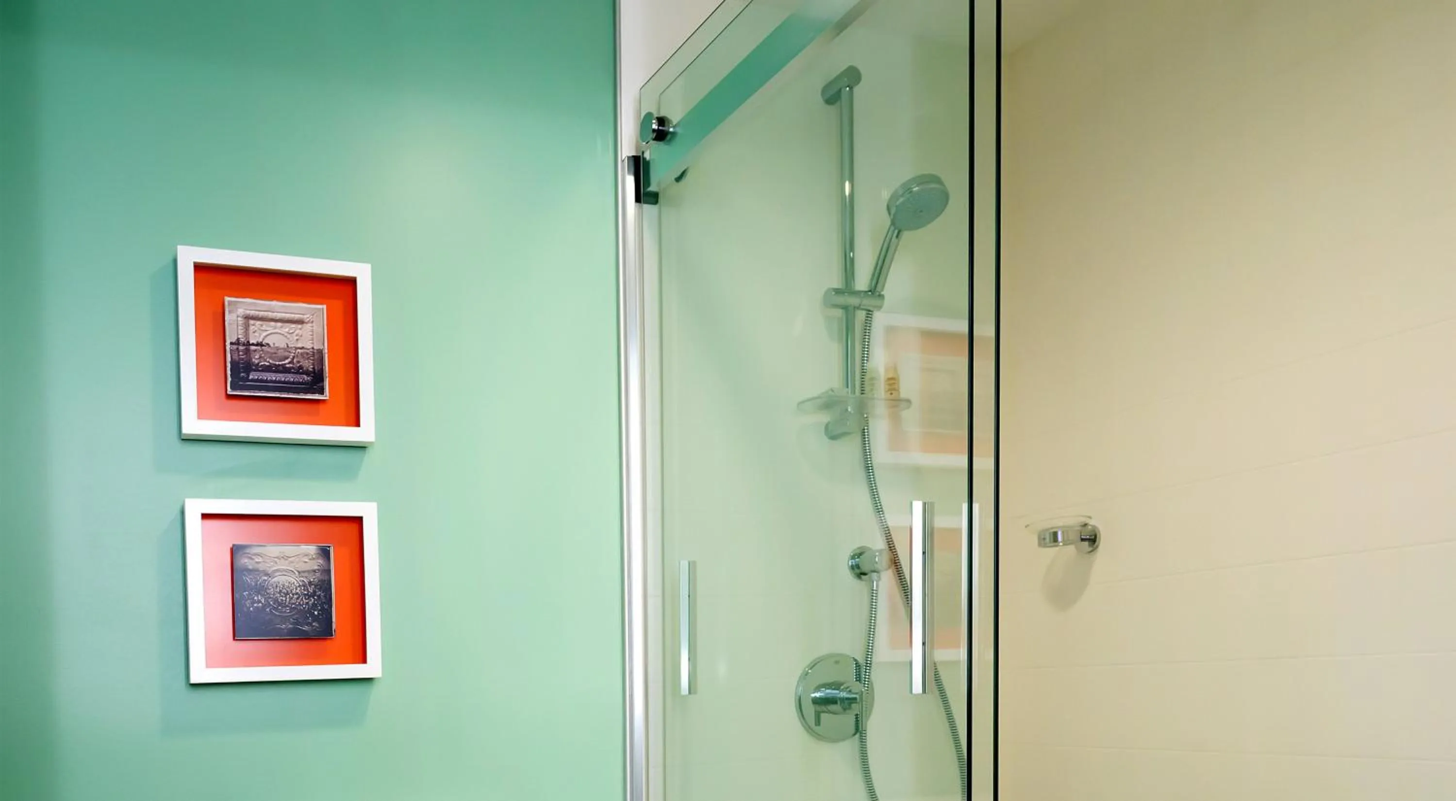 Bathroom in Hotel Indigo Savannah Historic District by IHG