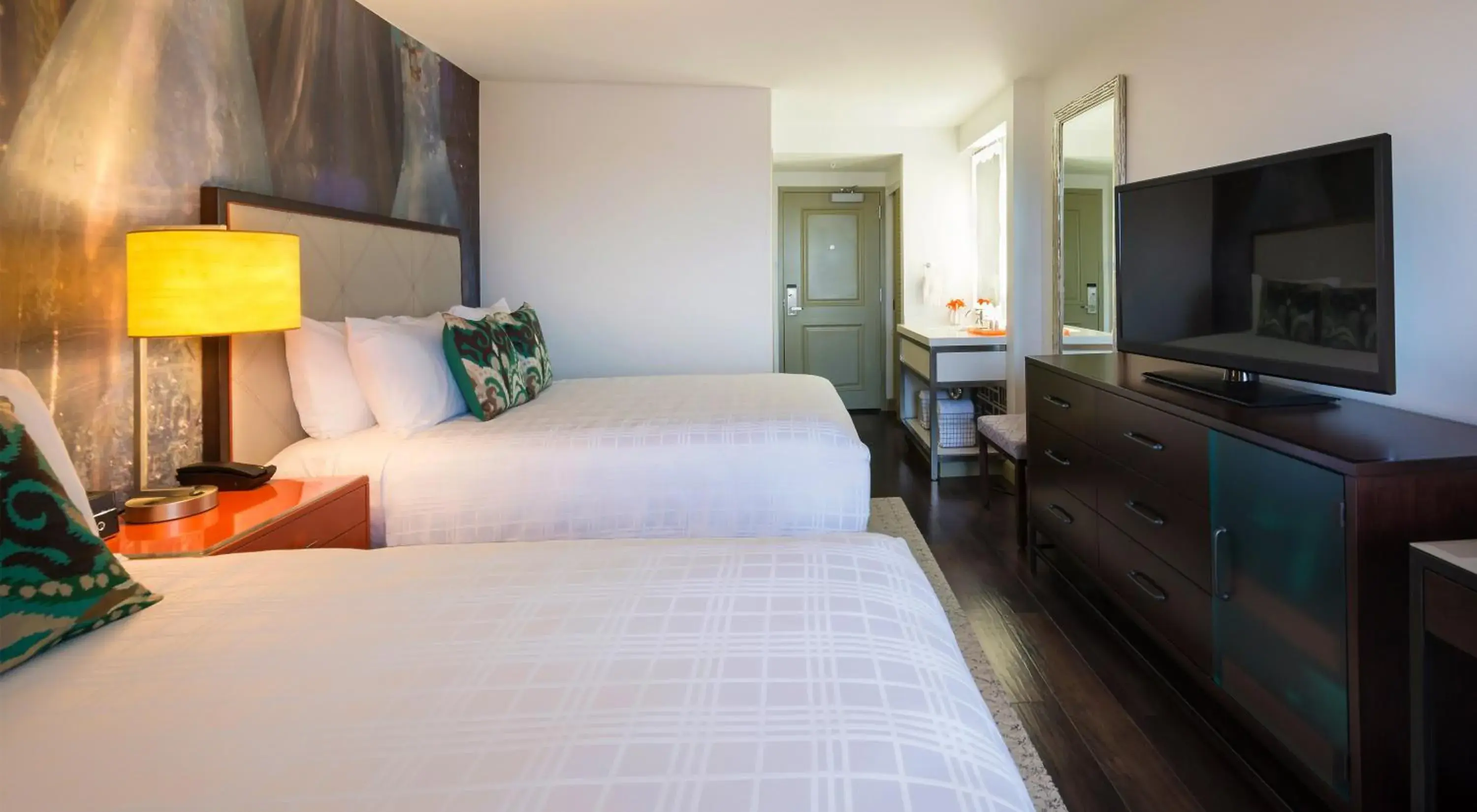 Standard Room in Hotel Indigo Savannah Historic District by IHG Standard Room in Hotel Indigo Savannah Historic District by IHG