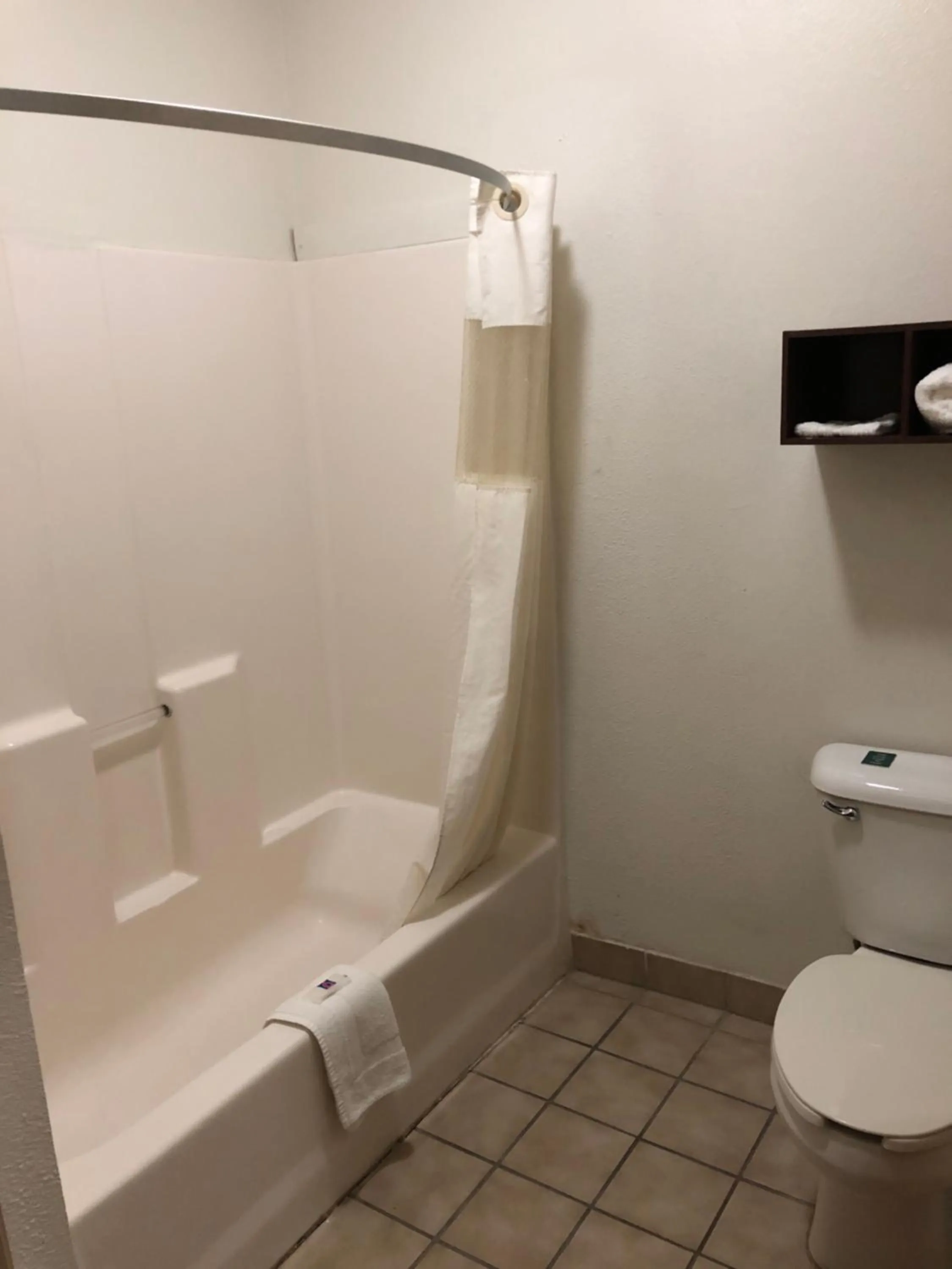 Bathroom in Motel 6-Woodway, TX