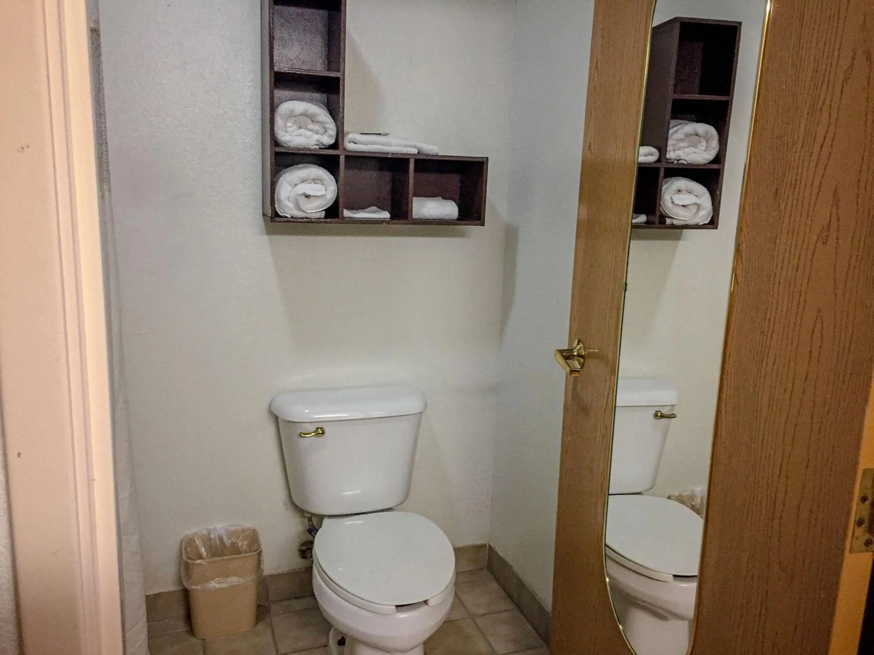 Bathroom in Motel 6-Woodway, TX