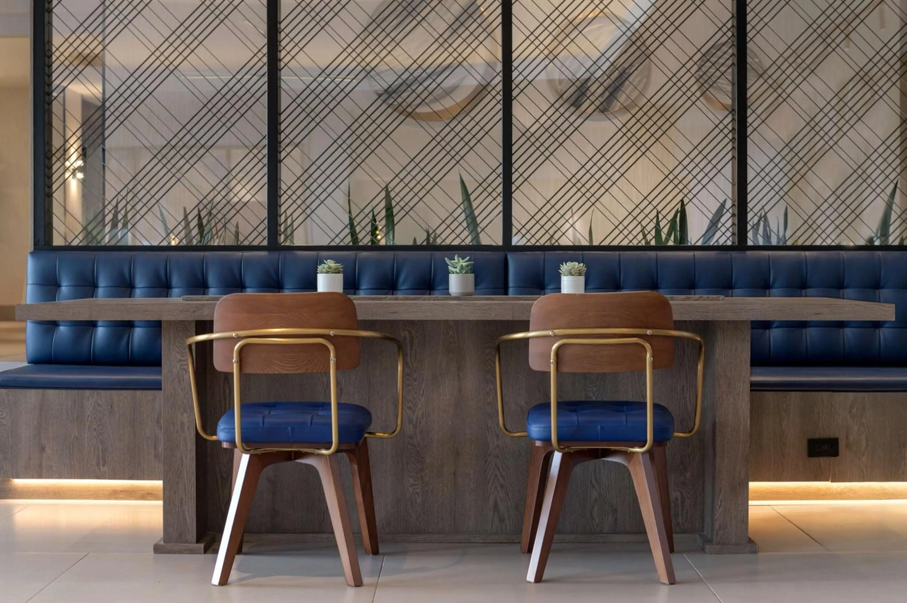 Lobby or reception in DoubleTree by Hilton San Francisco South Airport Blvd