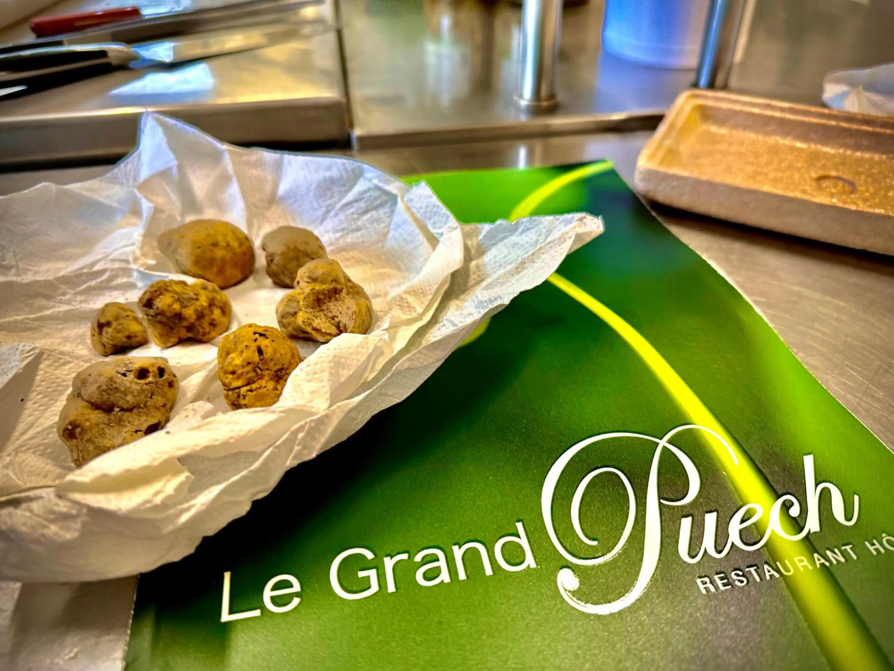 Restaurant/places to eat in Logis Hotel Restaurant Le Grand Puech
