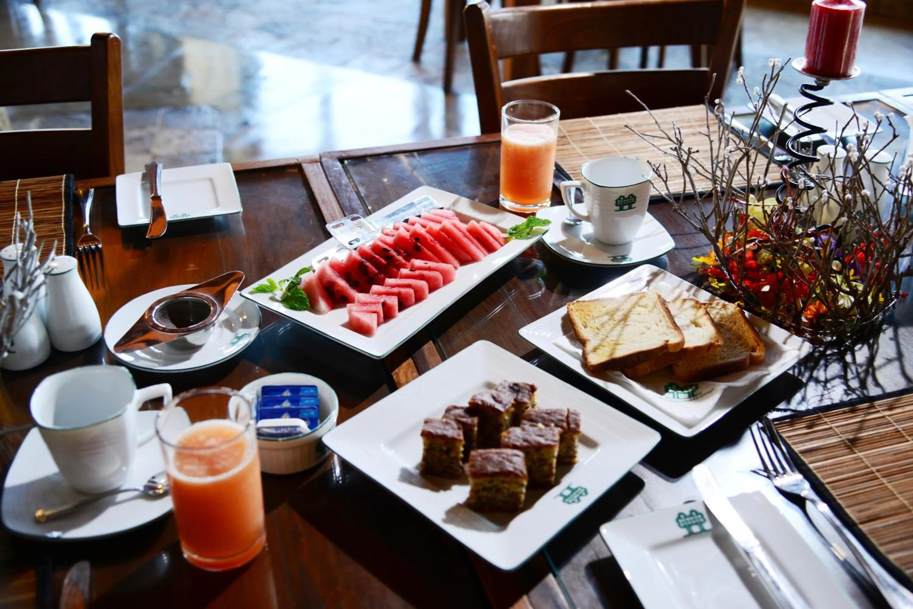 Restaurant/places to eat in Mount Royal