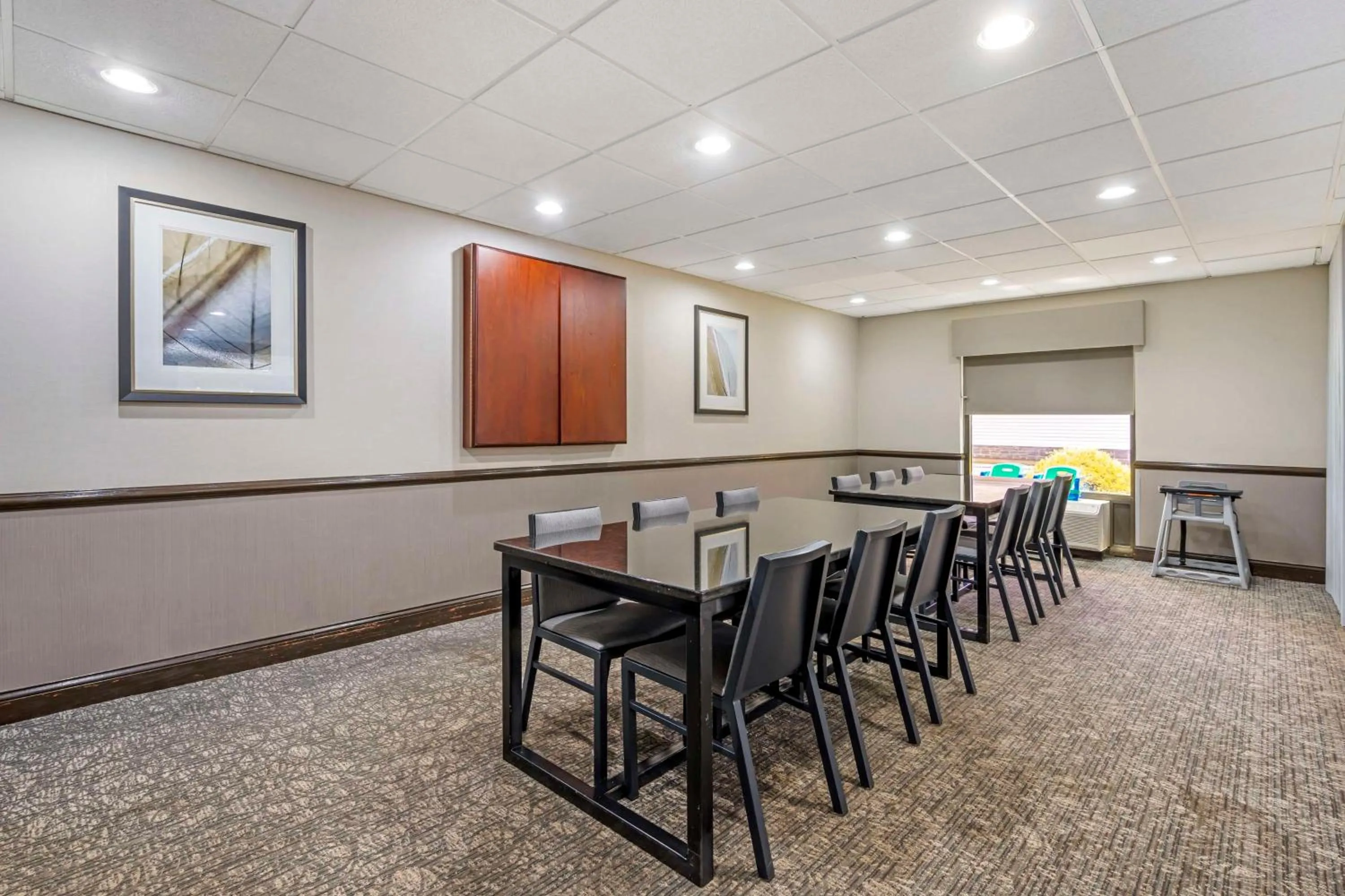 Breakfast in Best Western Suites Columbus