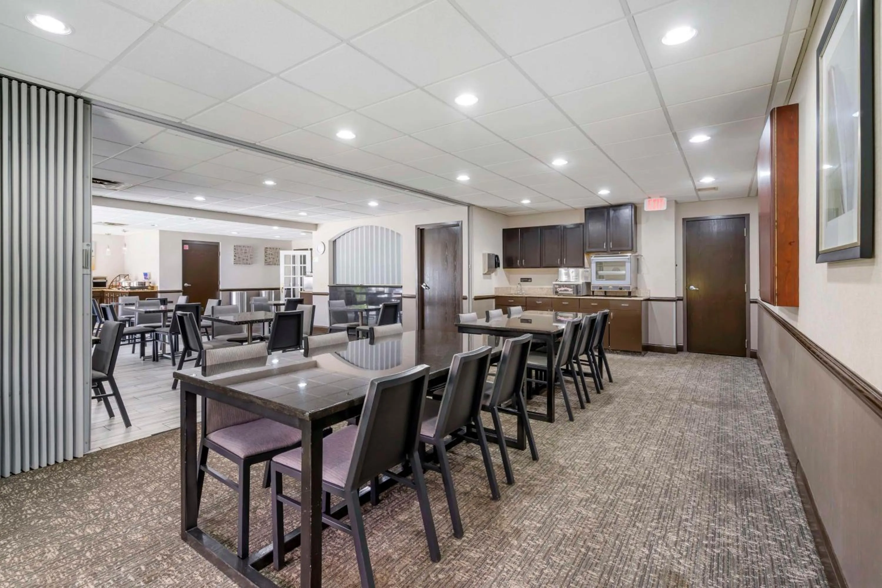 Breakfast in Best Western Suites Columbus