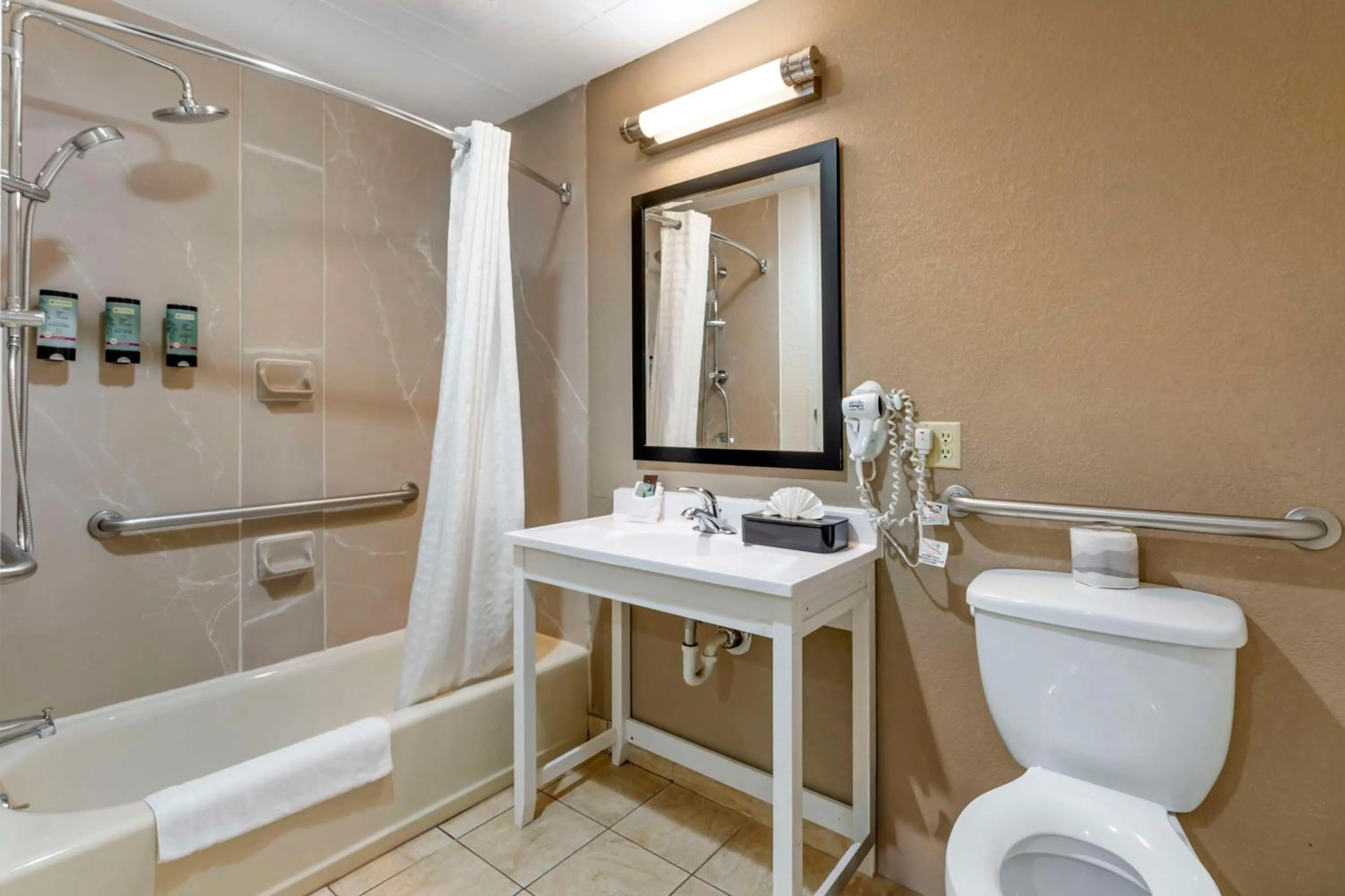 Bathroom in Best Western Suites Columbus