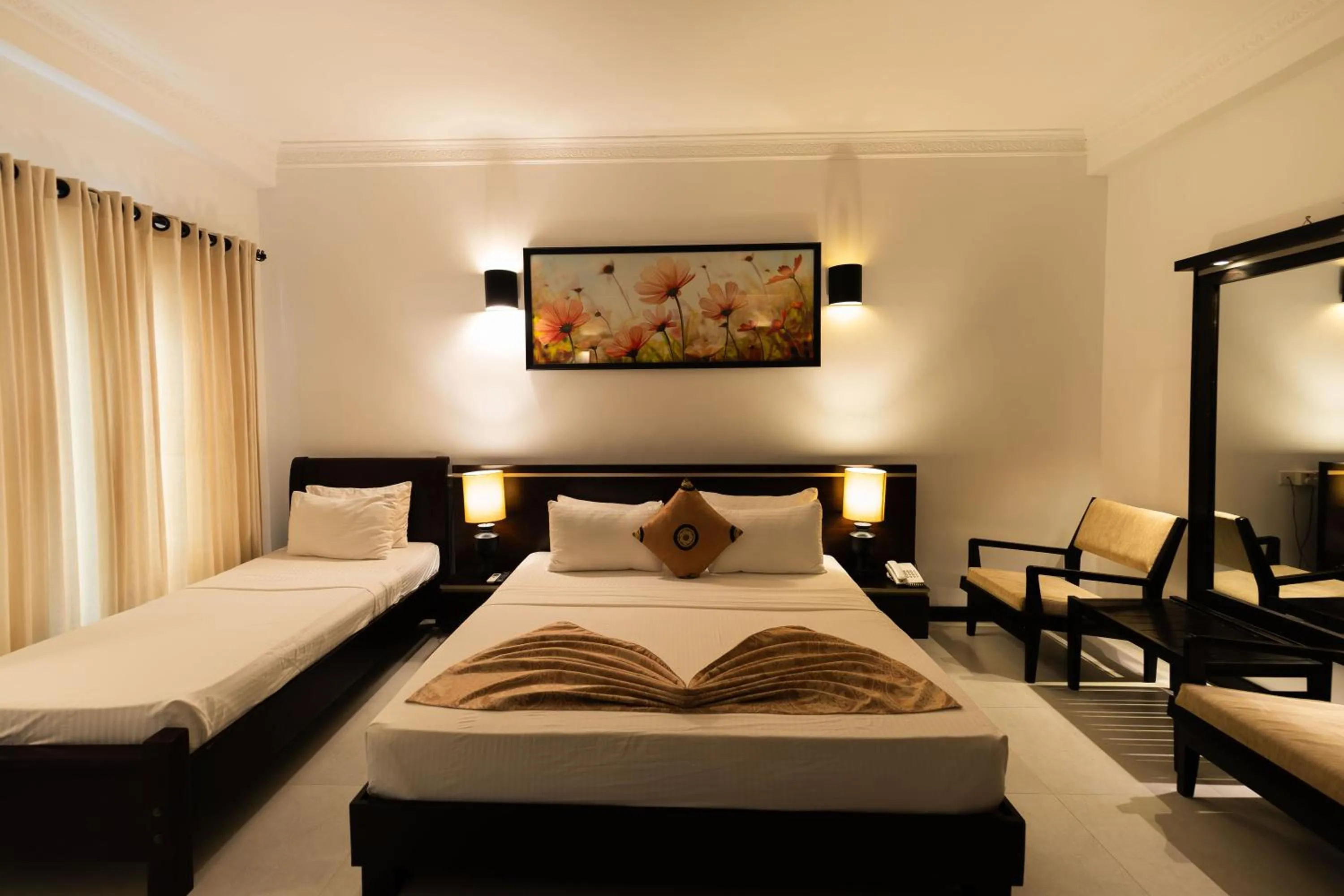 Bedroom, Bed in Oak Ray Elephant Lake