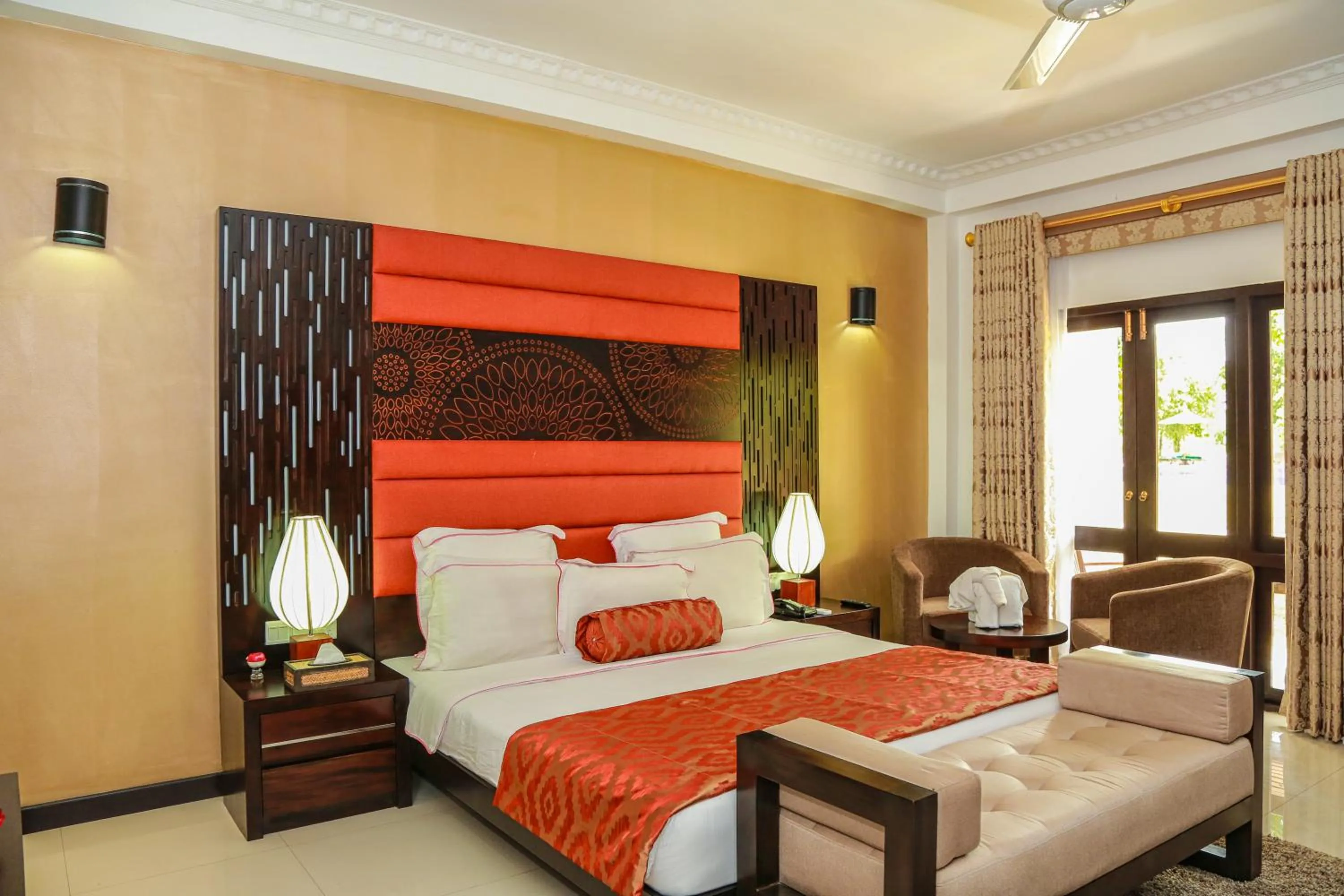 Living room, Bed in Oak Ray Elephant Lake