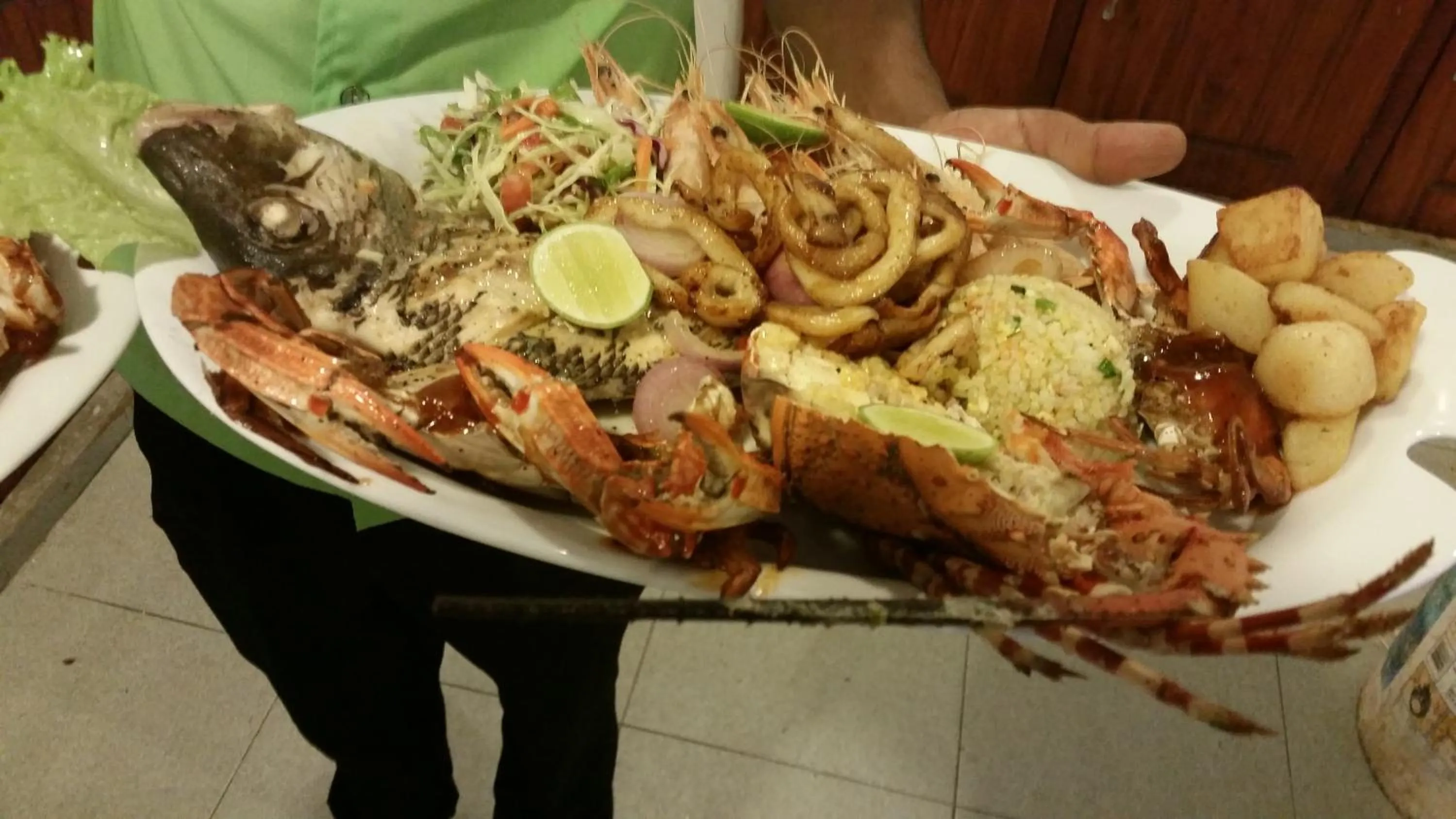 Restaurant/places to eat in Bougain Villa