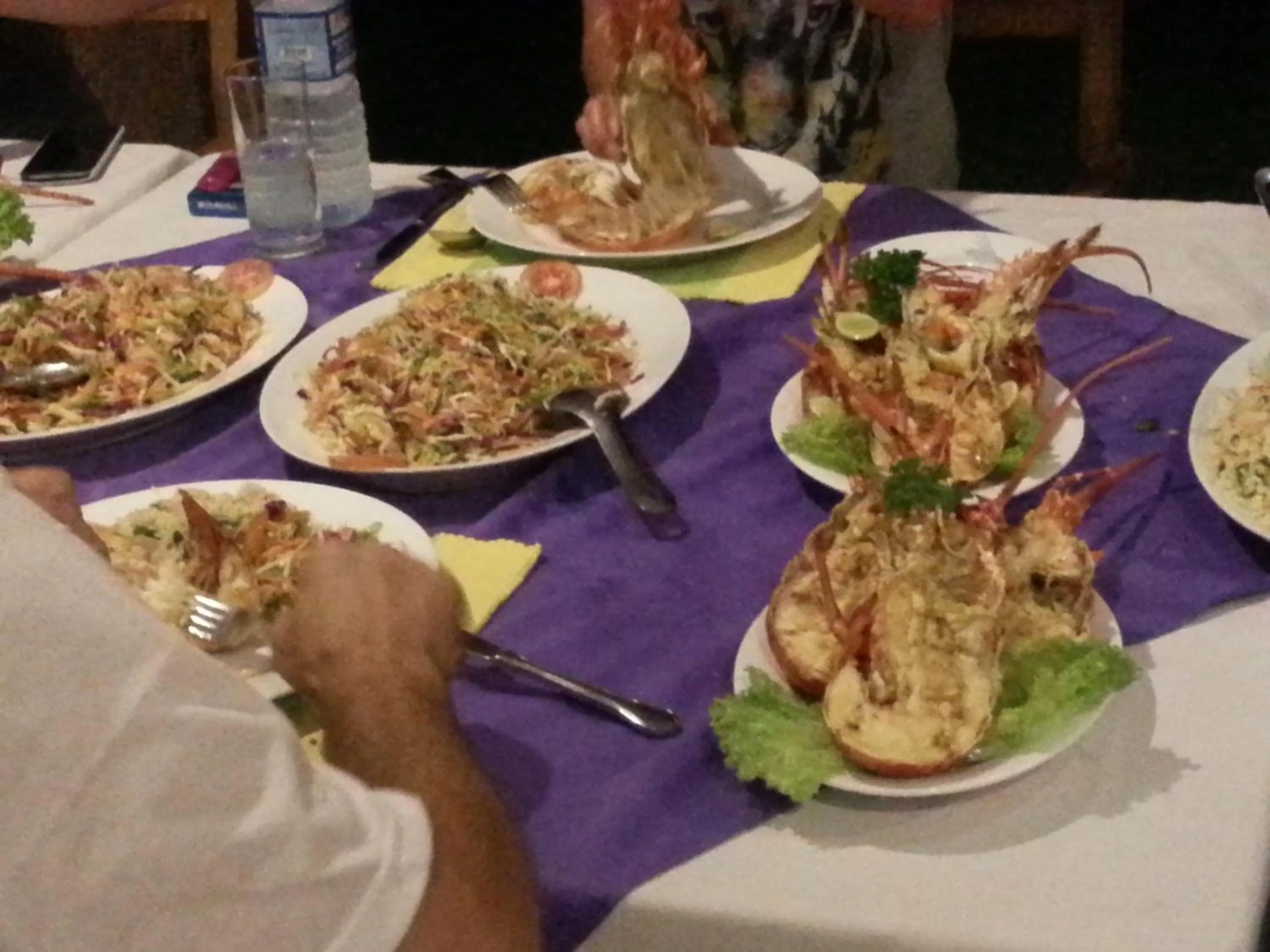 Restaurant/places to eat in Bougain Villa