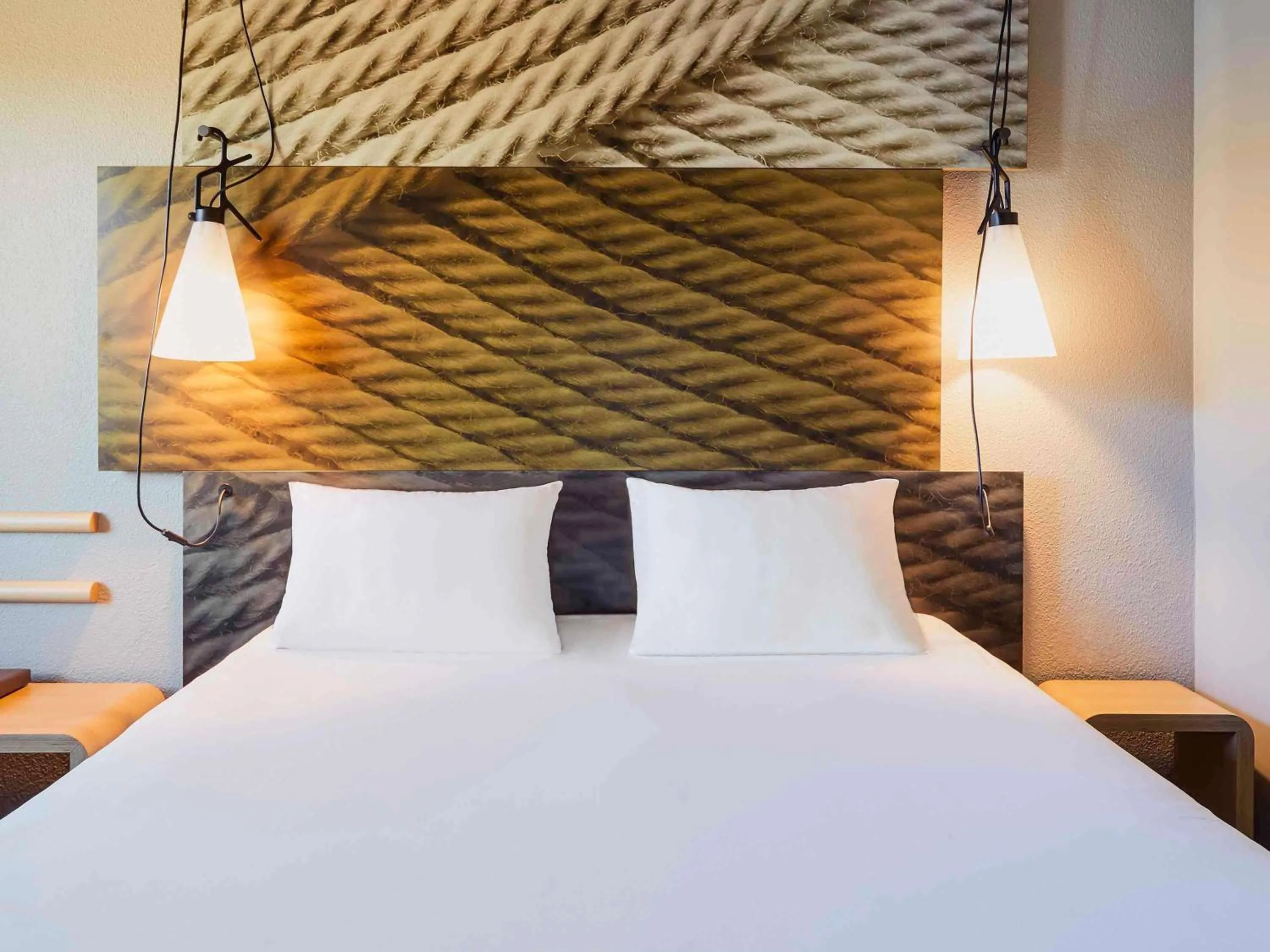 Property building, Bed in Hotel ibis Dijon Centre Clemenceau