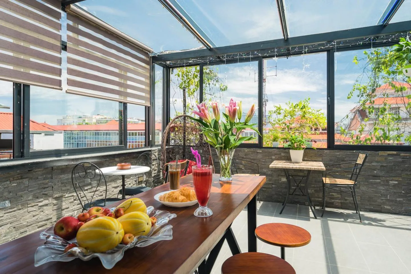 Narcissus Hotel & Apartment