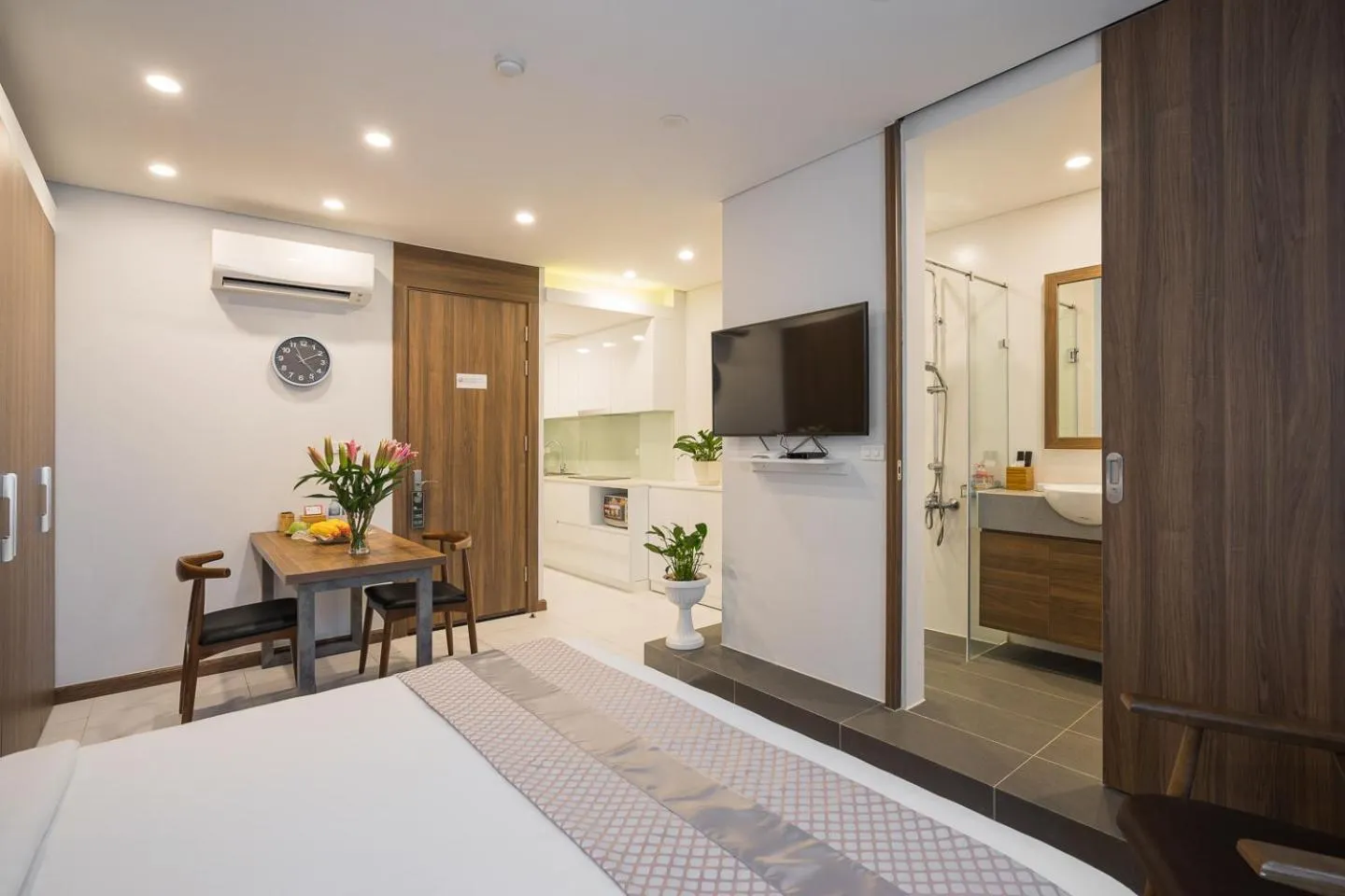 Bed in Narcissus Hotel & Apartment