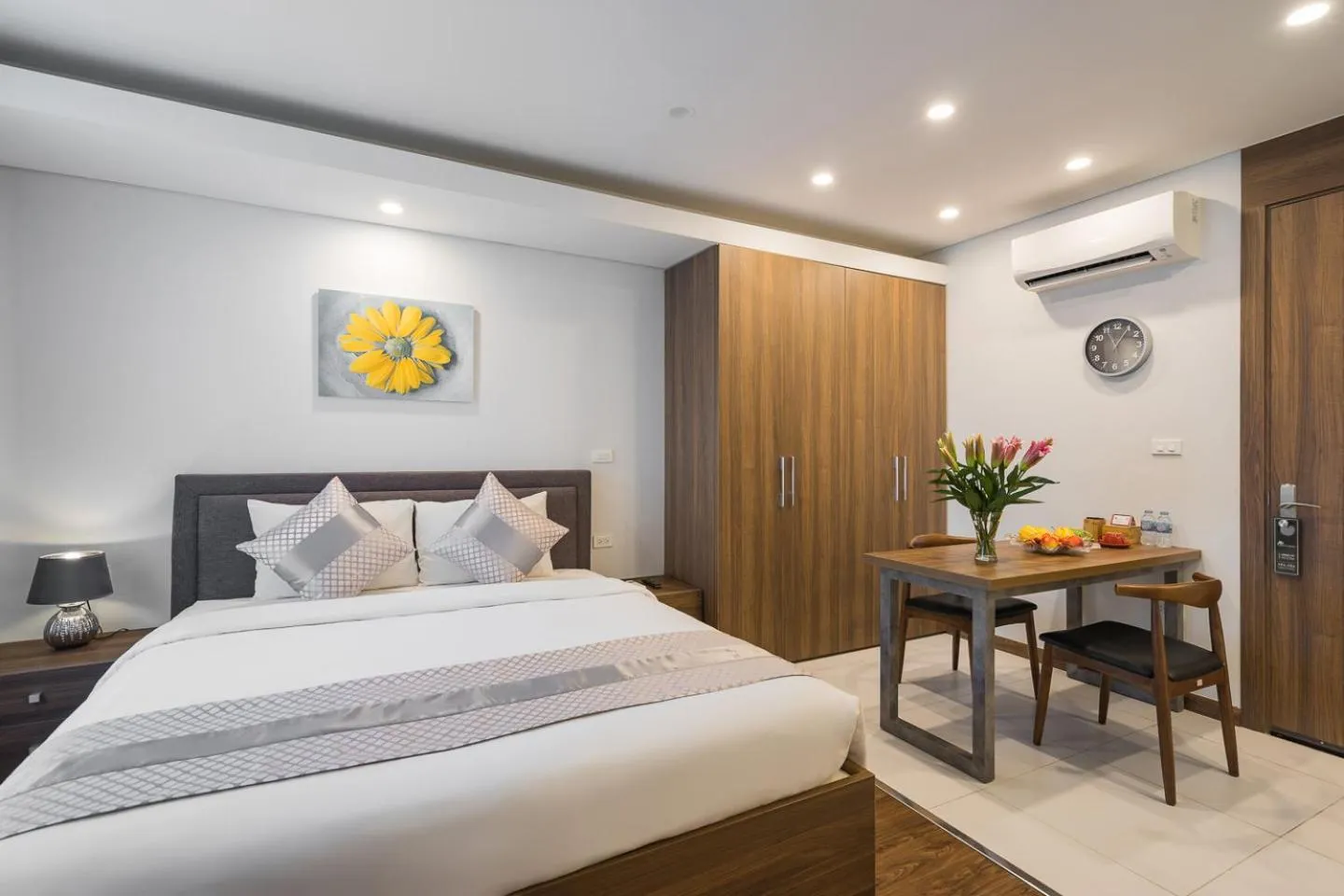 Bed in Narcissus Hotel & Apartment