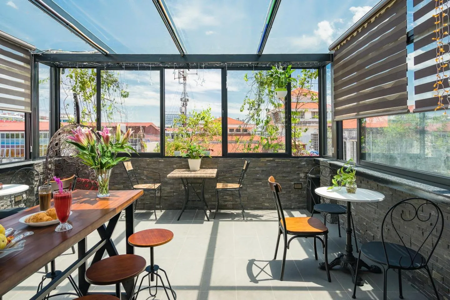 Narcissus Hotel & Apartment