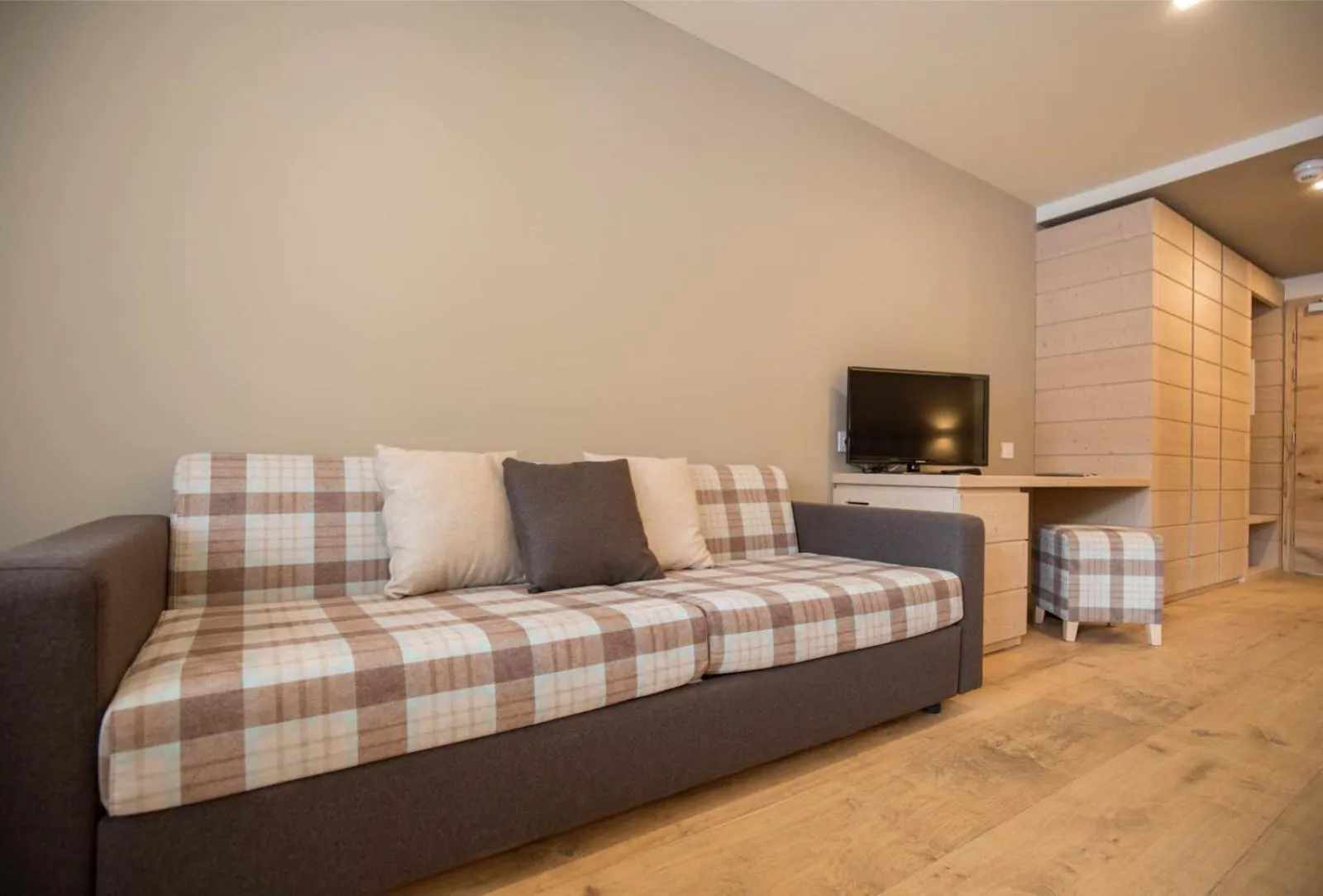 Photo of the whole room in Hotel La Baita