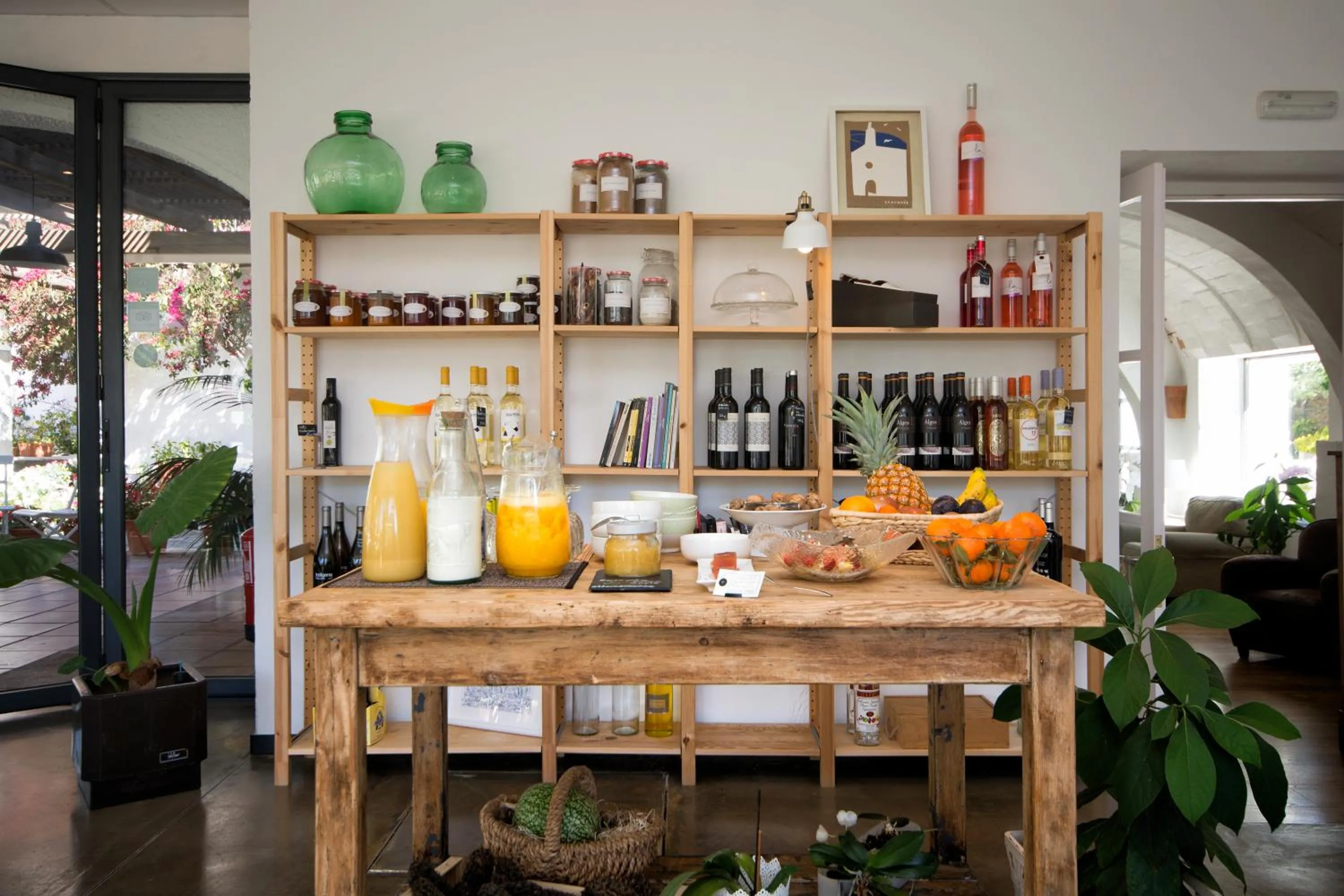 Buffet breakfast in Horta d'en Rahola - Adults Only