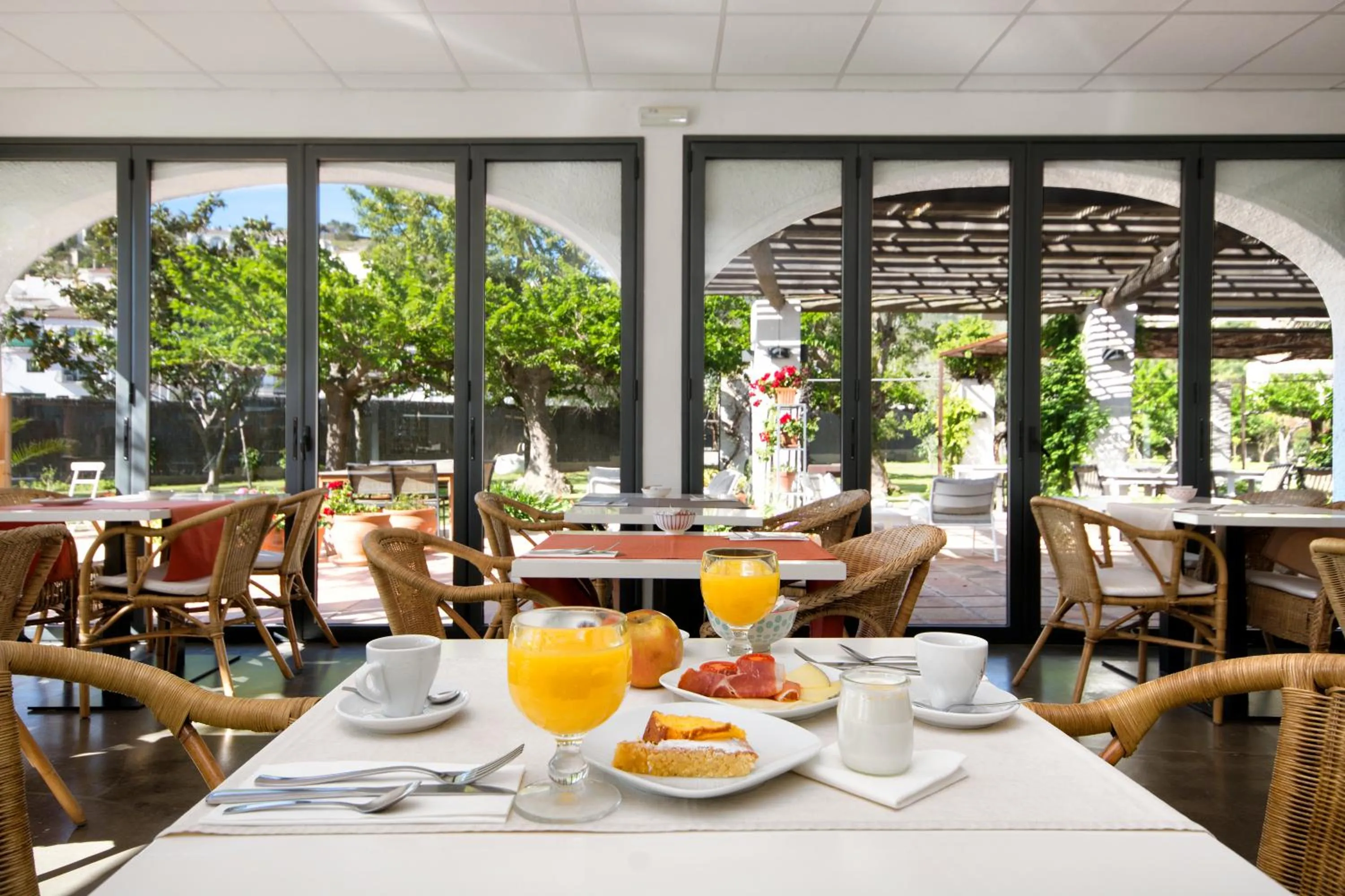 Restaurant/places to eat in Horta d'en Rahola - Adults Only