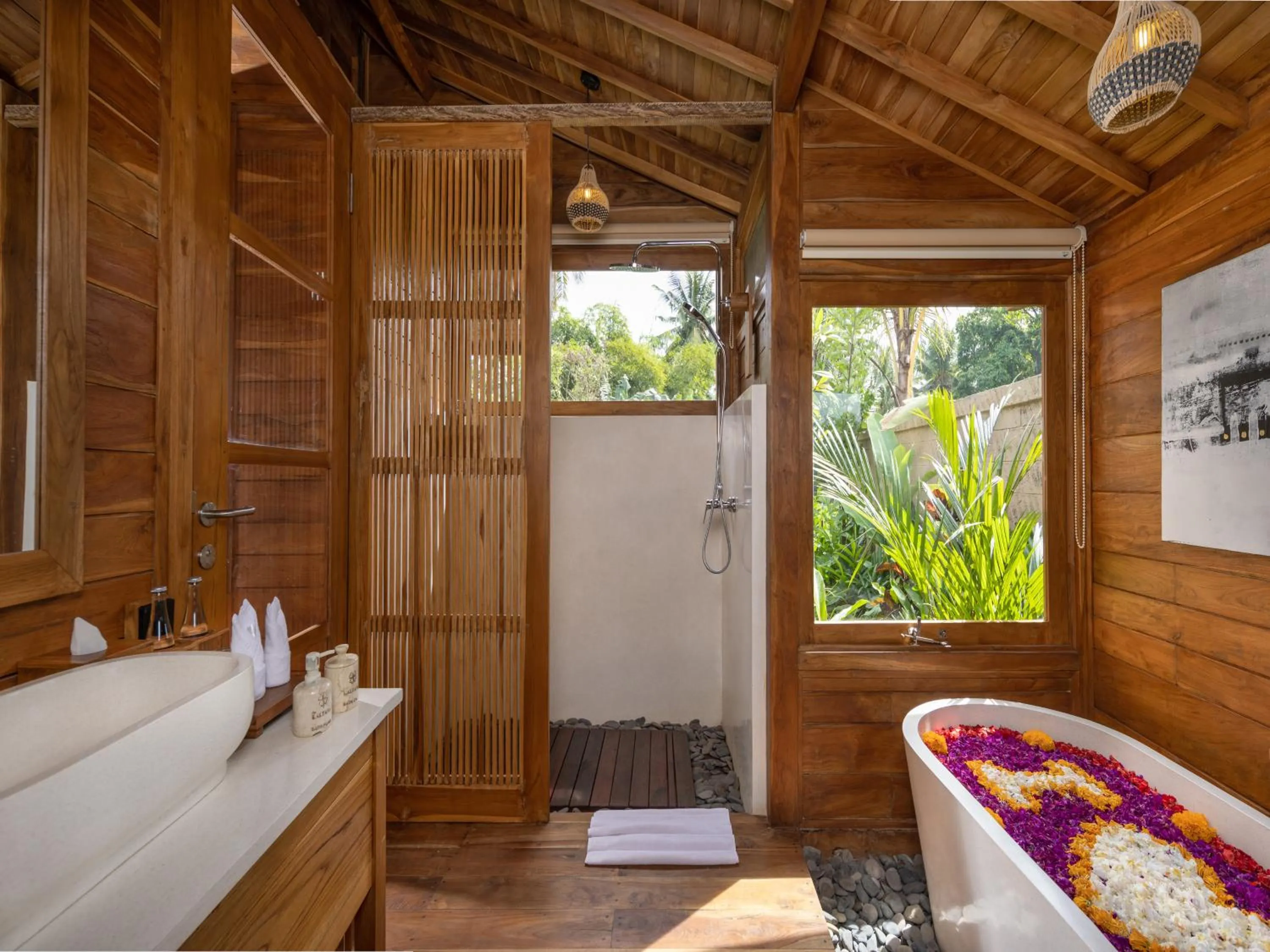 Bathroom in The Kalyana Ubud Resort