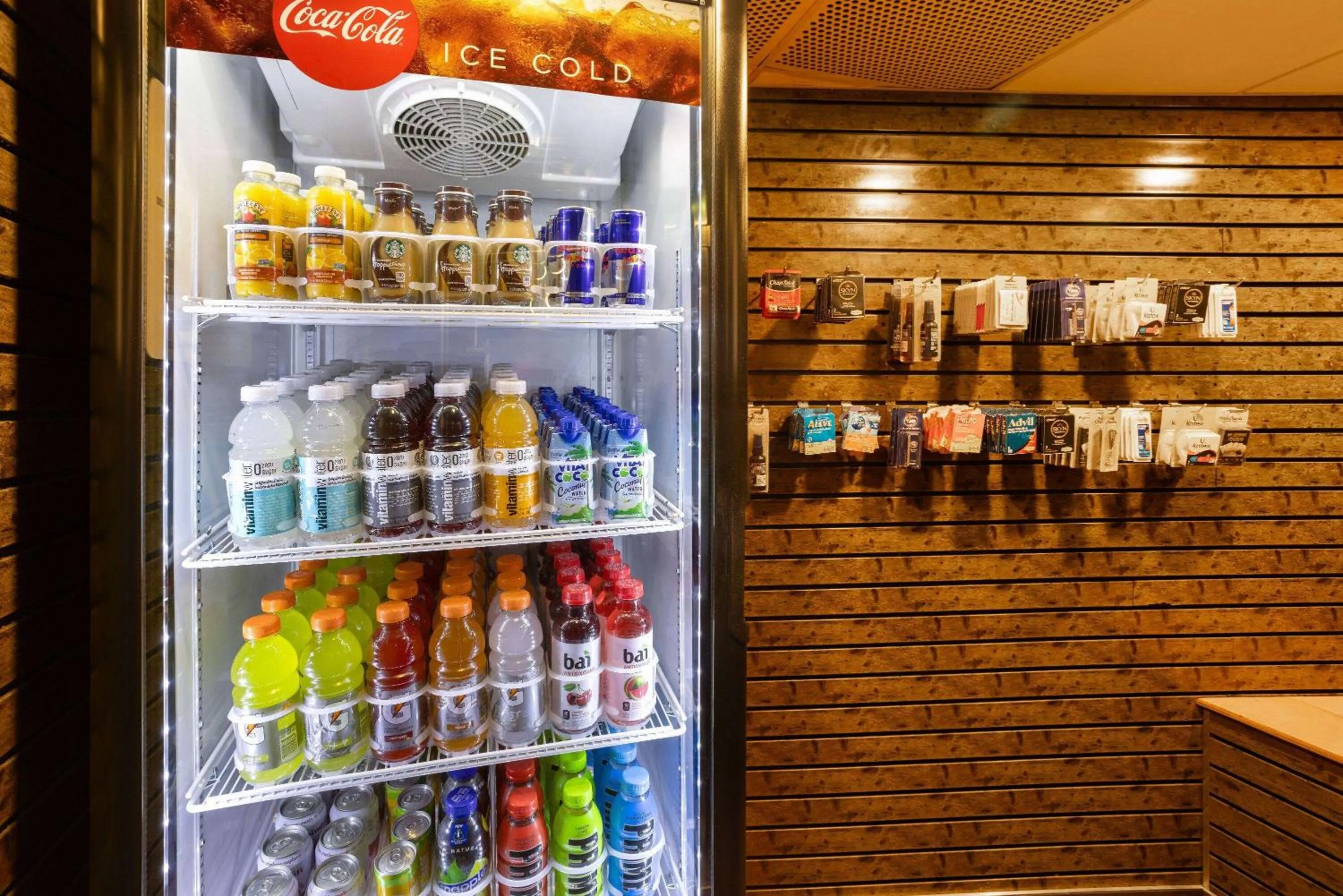 Food and drinks in Ramada by Wyndham Bronx