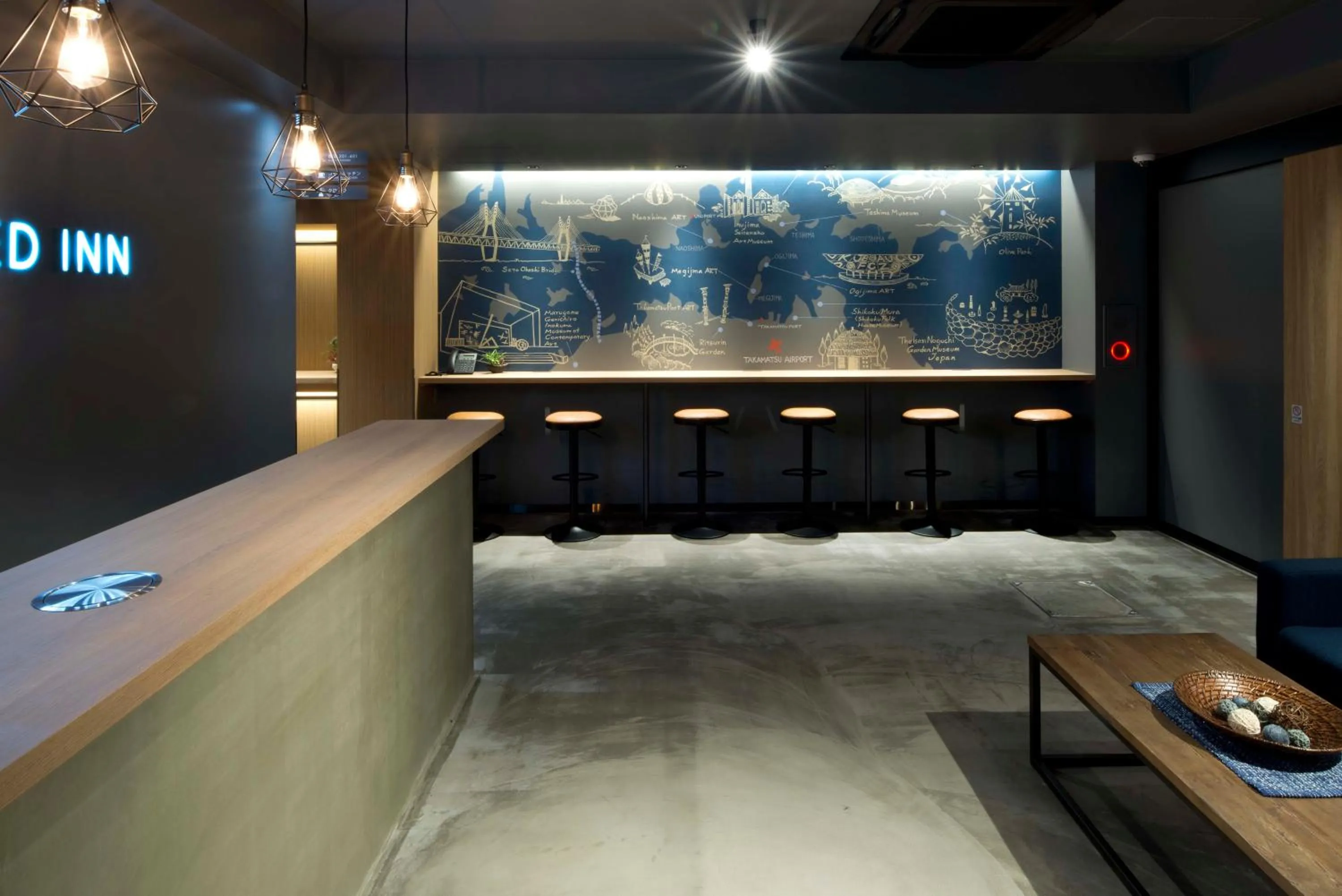 ALPHABED INN Takamatsuekimae