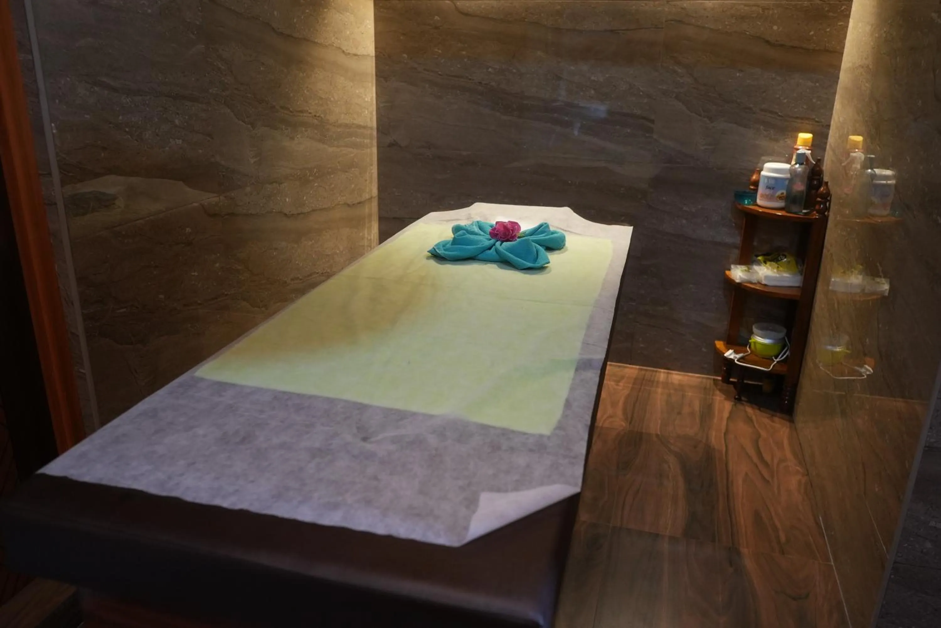 SS Silver Oaks Resort