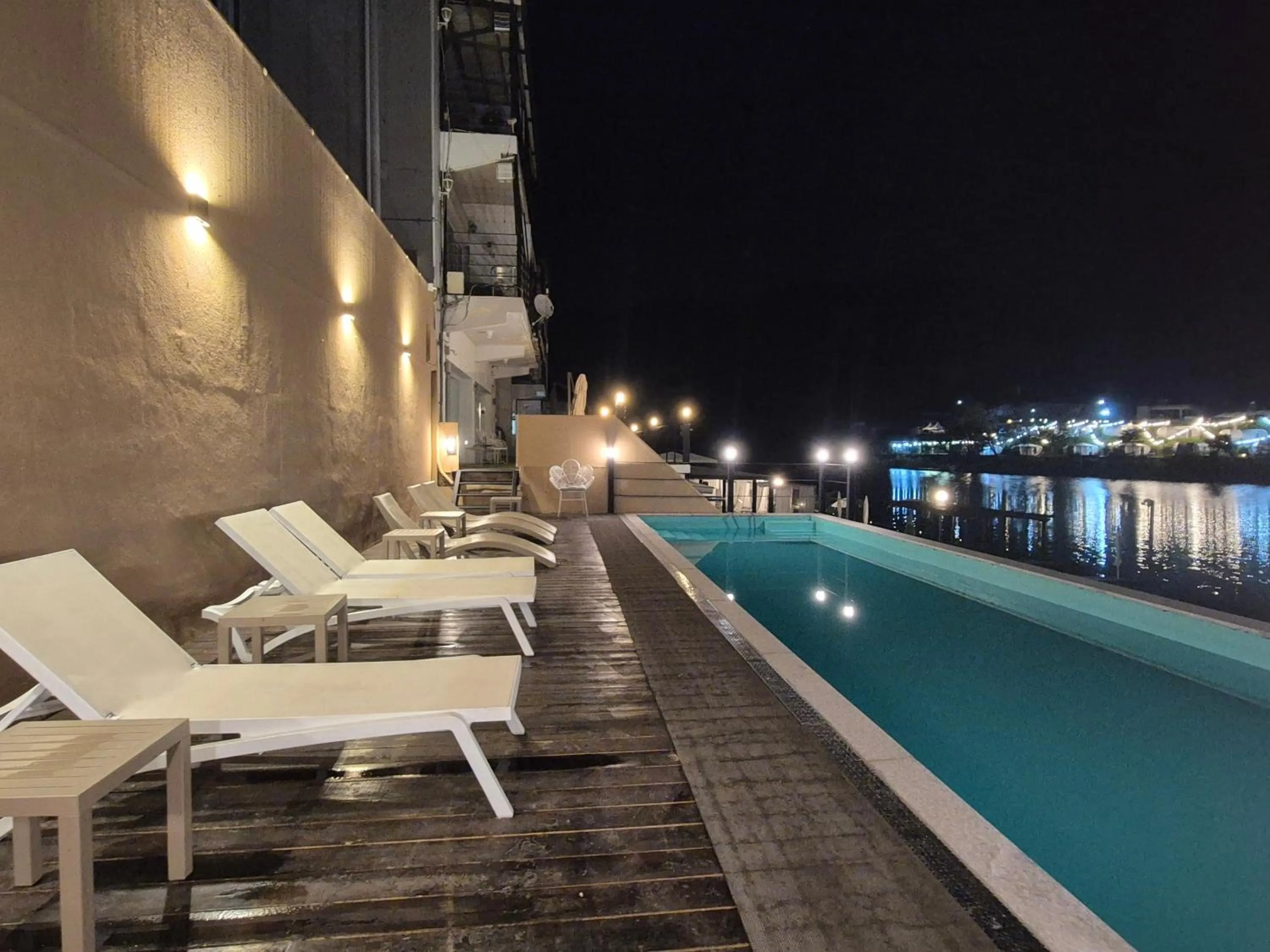 Swimming pool in Interlaken Stay