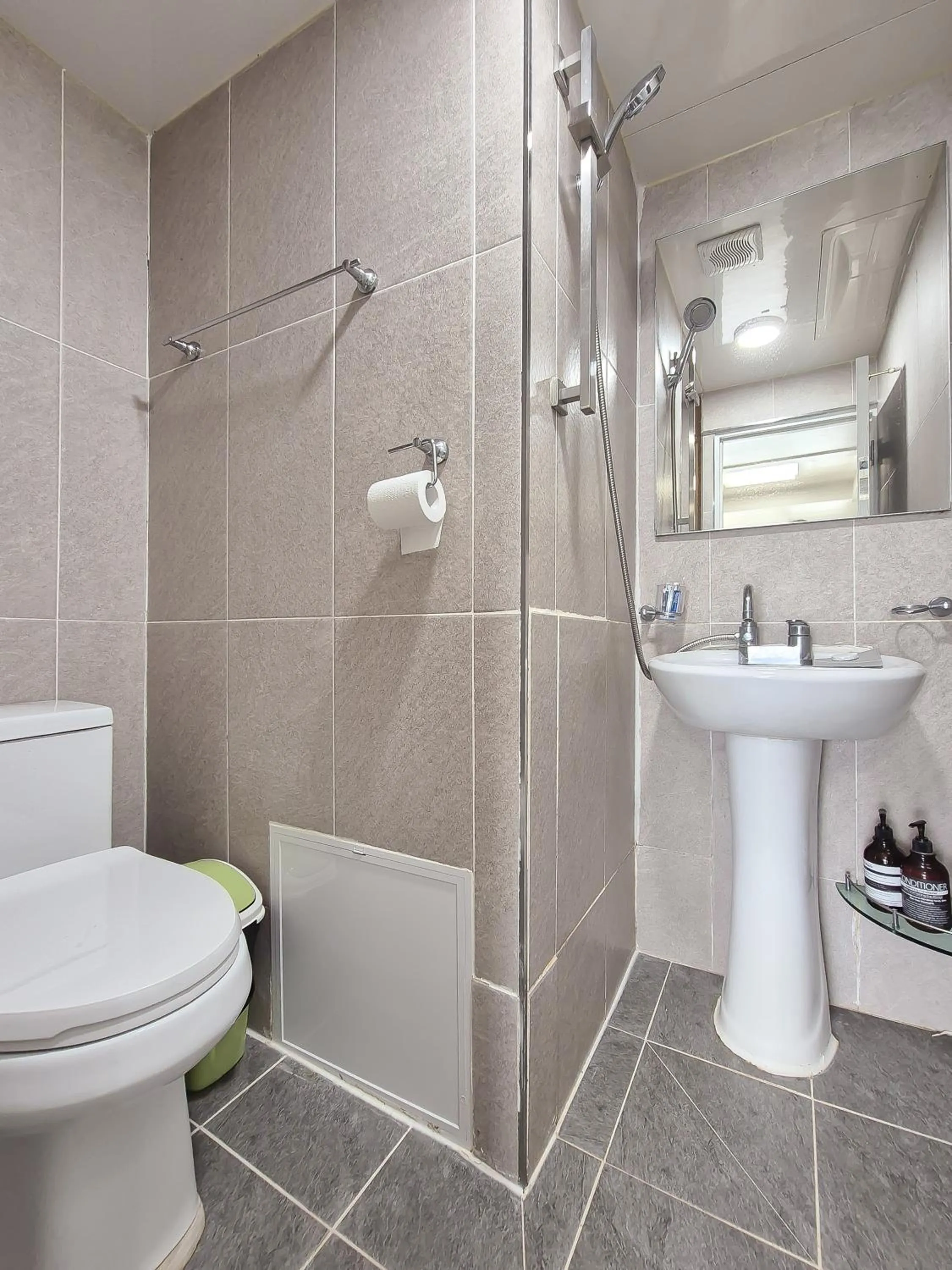 Shower in Interlaken Stay