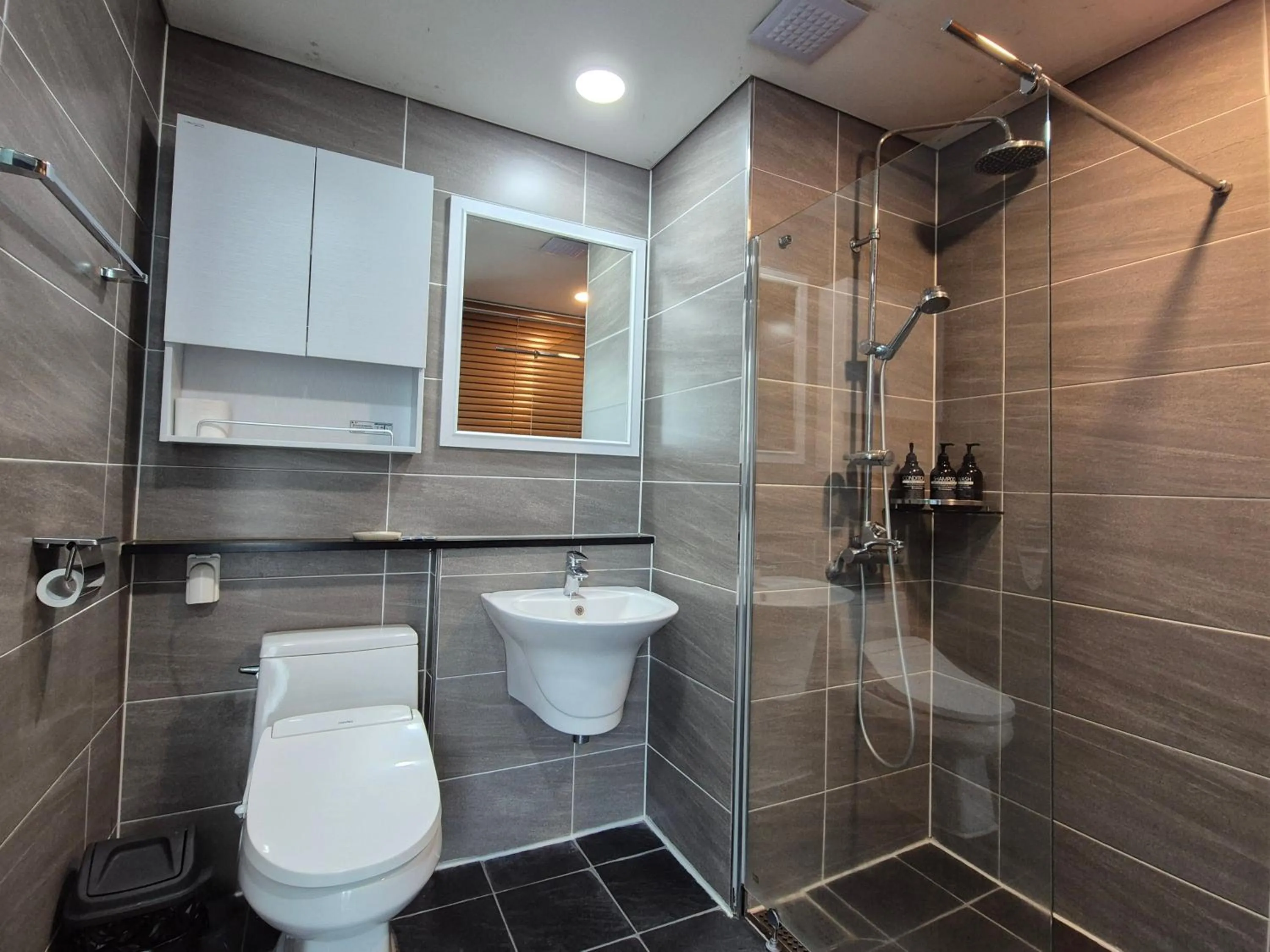 Shower in Interlaken Stay